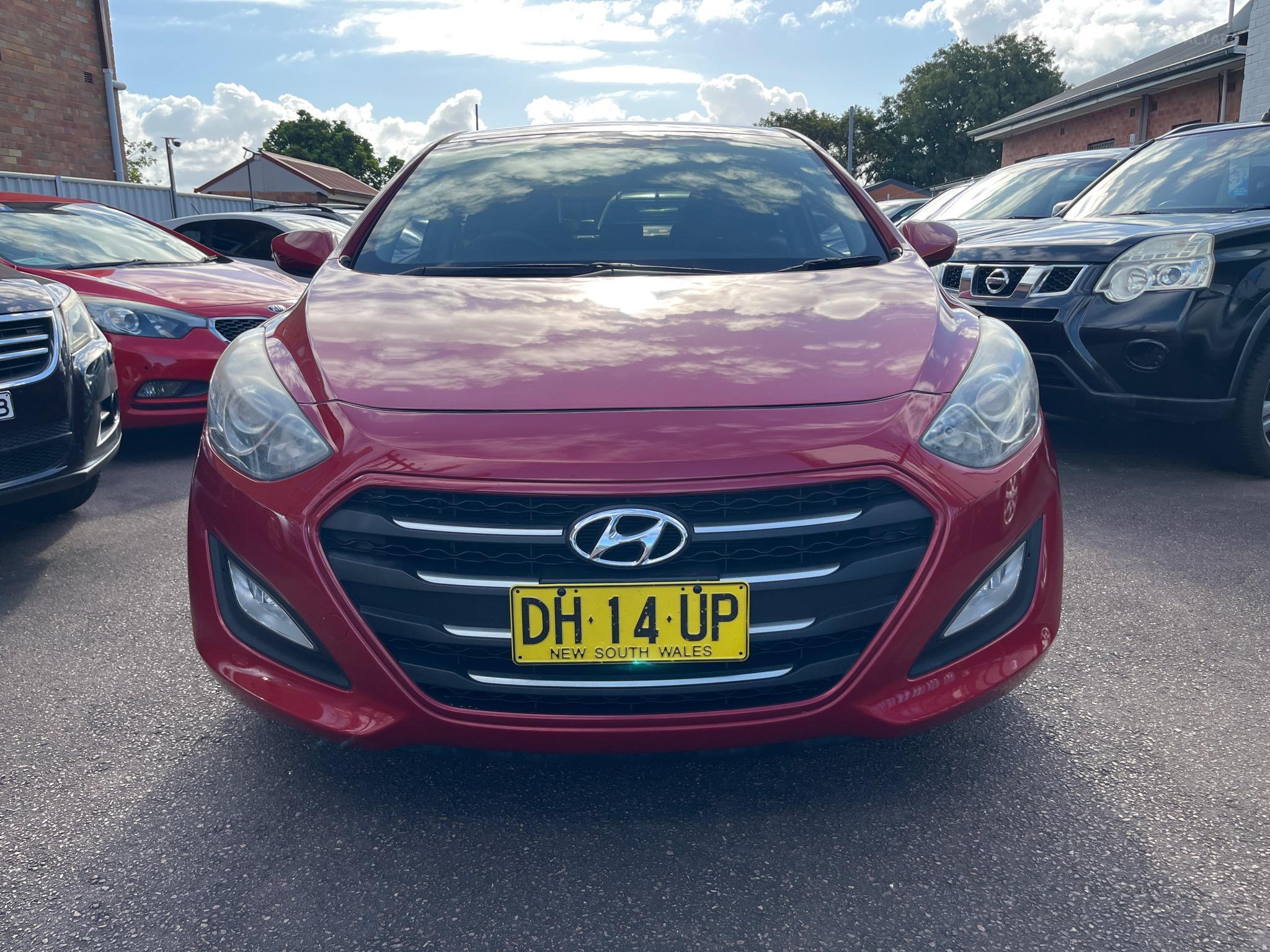 HYUNDAI i30