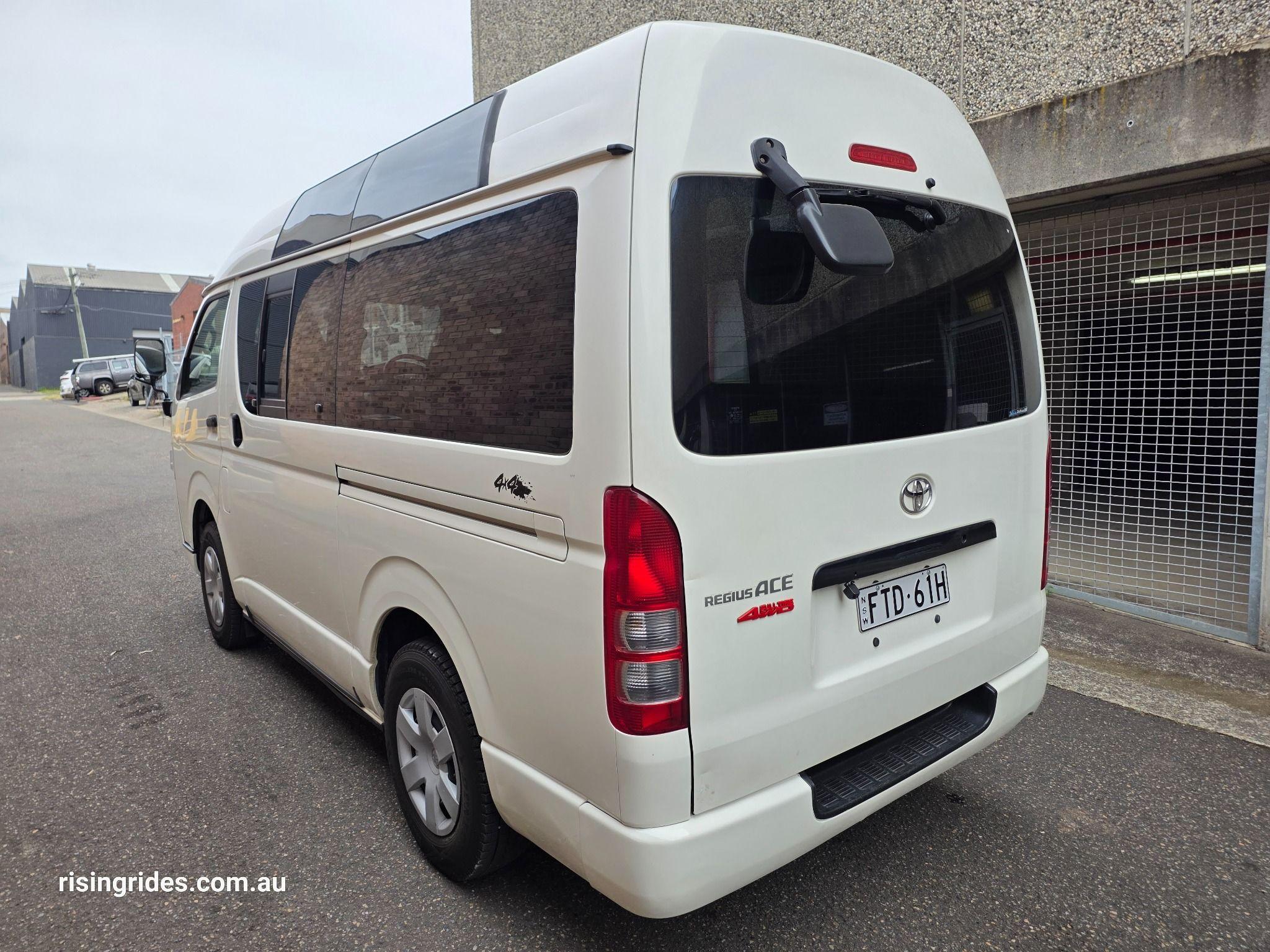 TOYOTA HIACE 4WD LWB High-Roof
