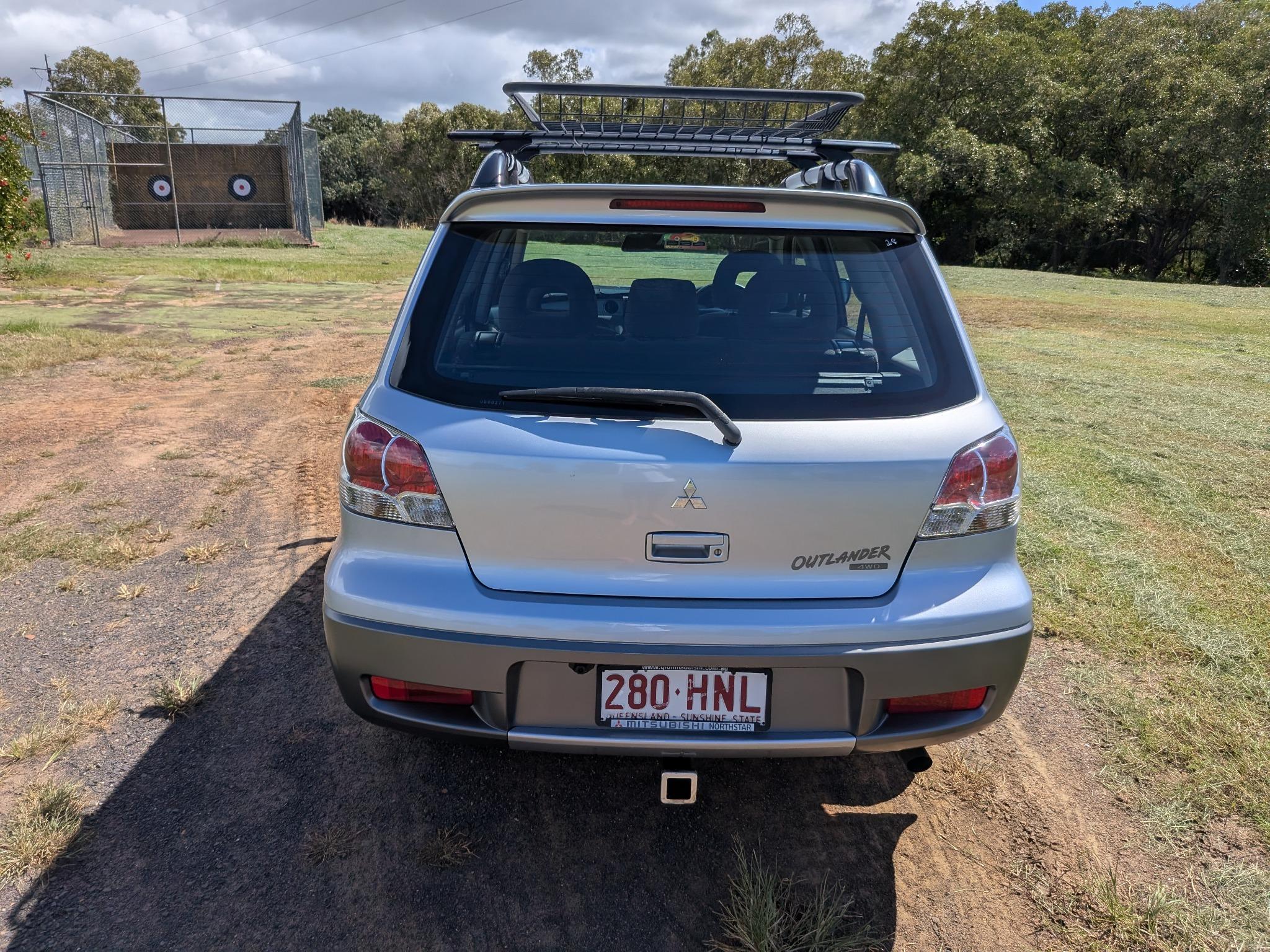 MITSUBISHI OUTLANDER