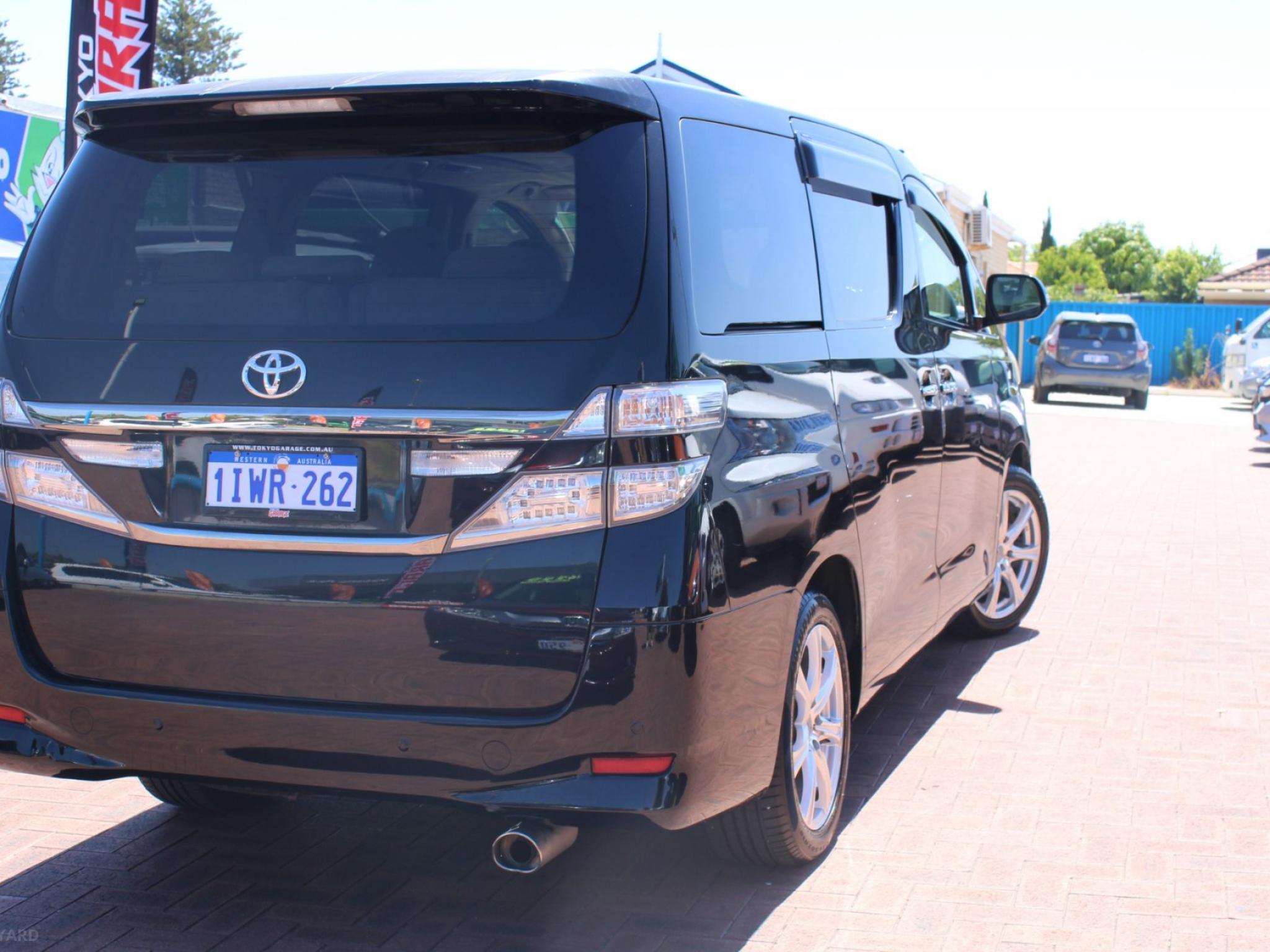 Toyota  Vellfire
