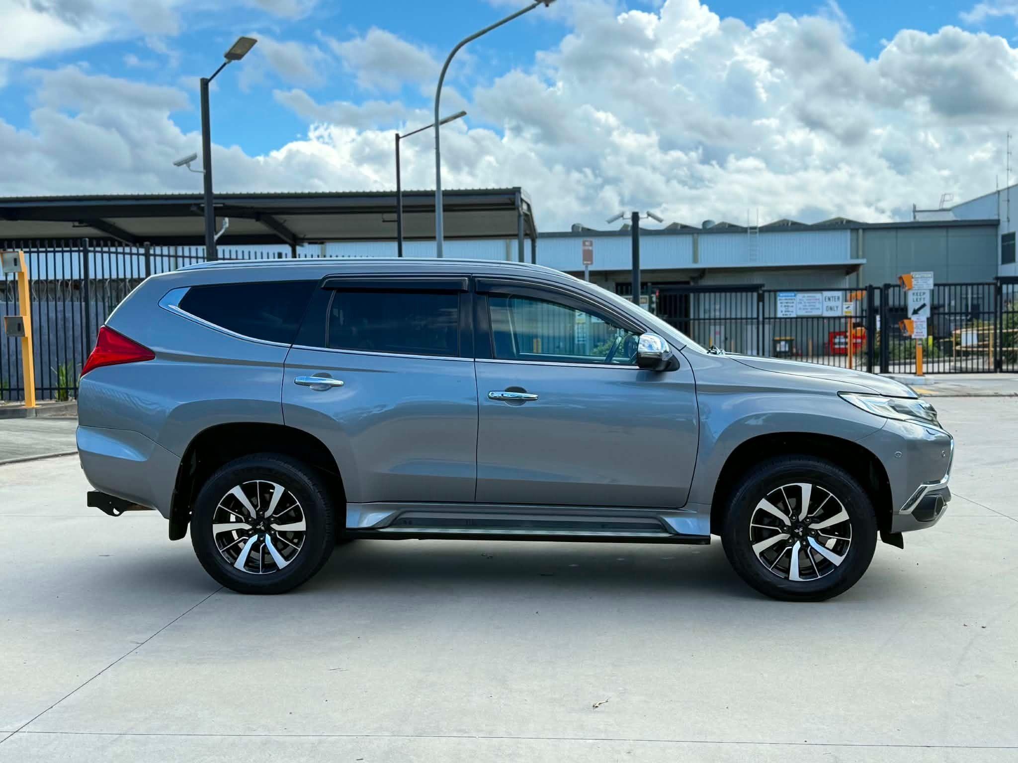 MITSUBISHI PAJERO SPORT