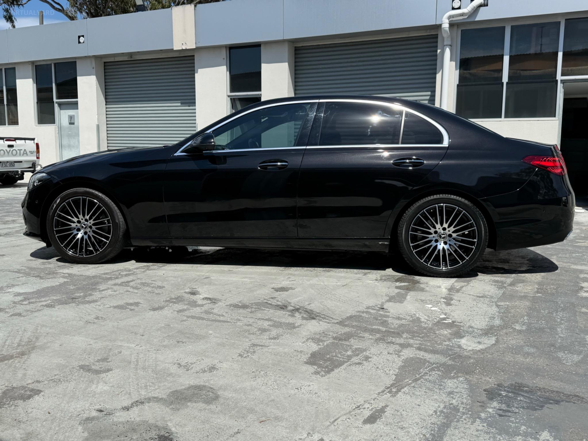 MERCEDES-BENZ C200