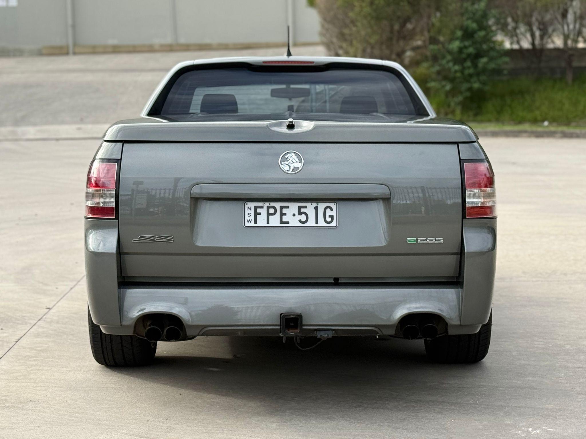 HOLDEN COMMODORE