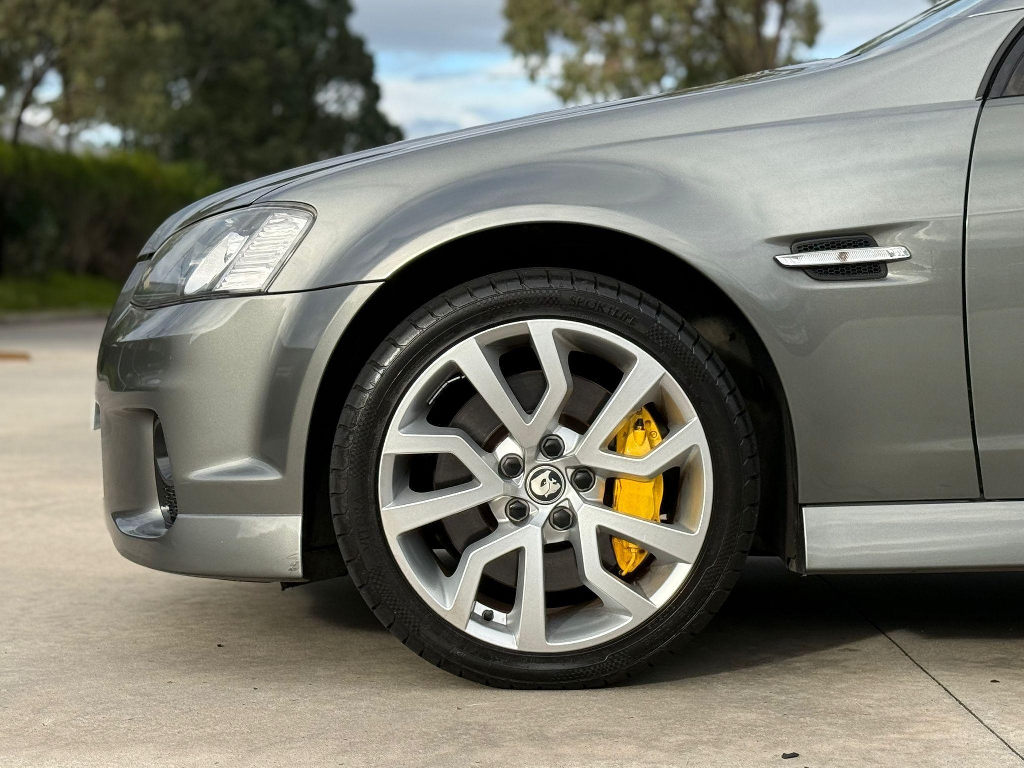 HOLDEN COMMODORE