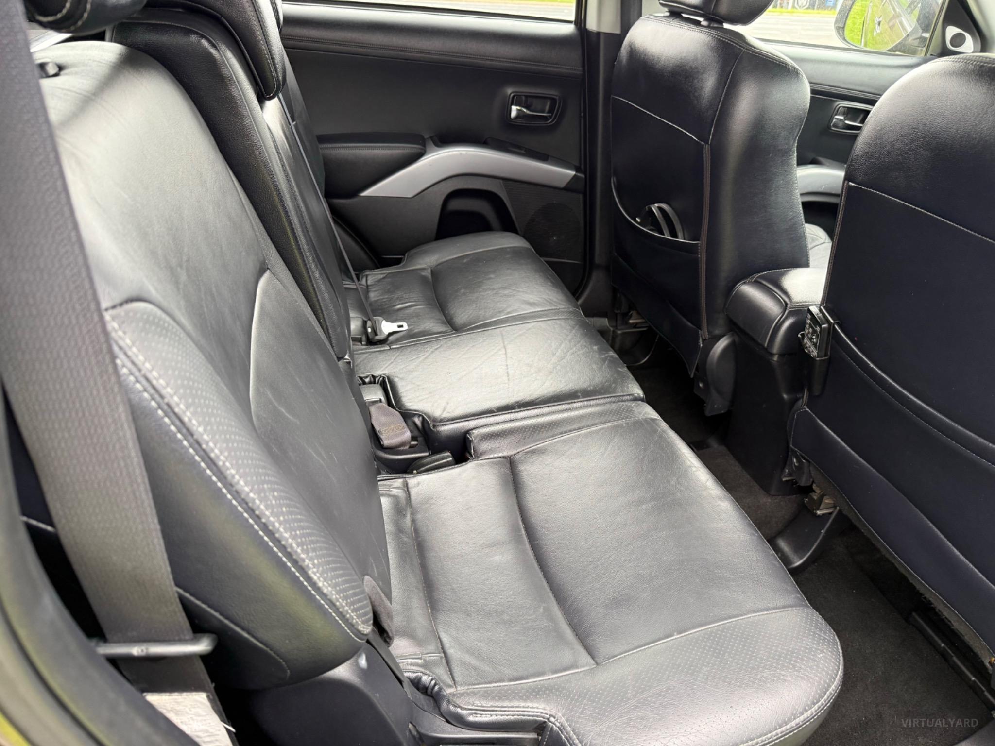 MITSUBISHI OUTLANDER