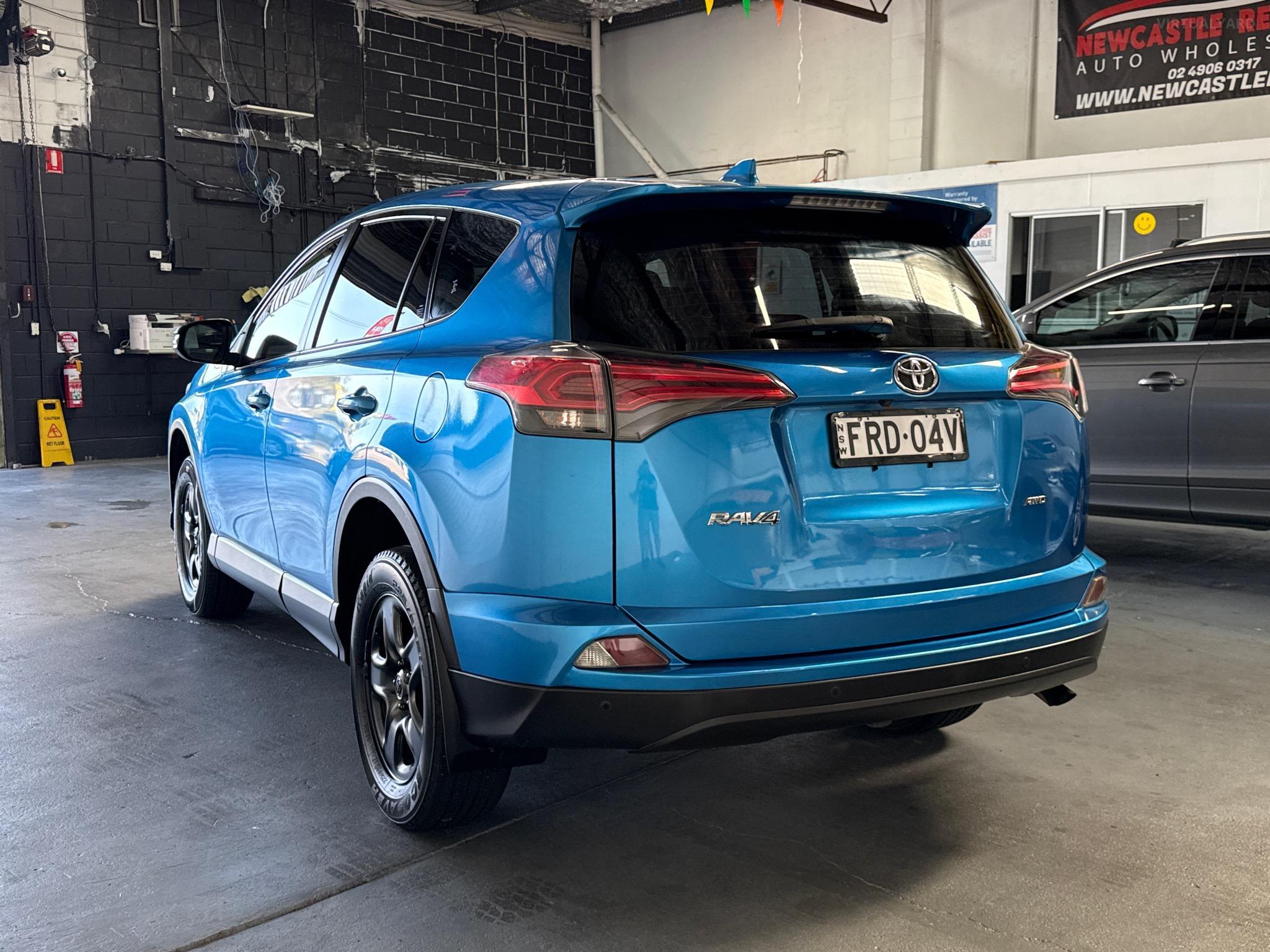 TOYOTA RAV4