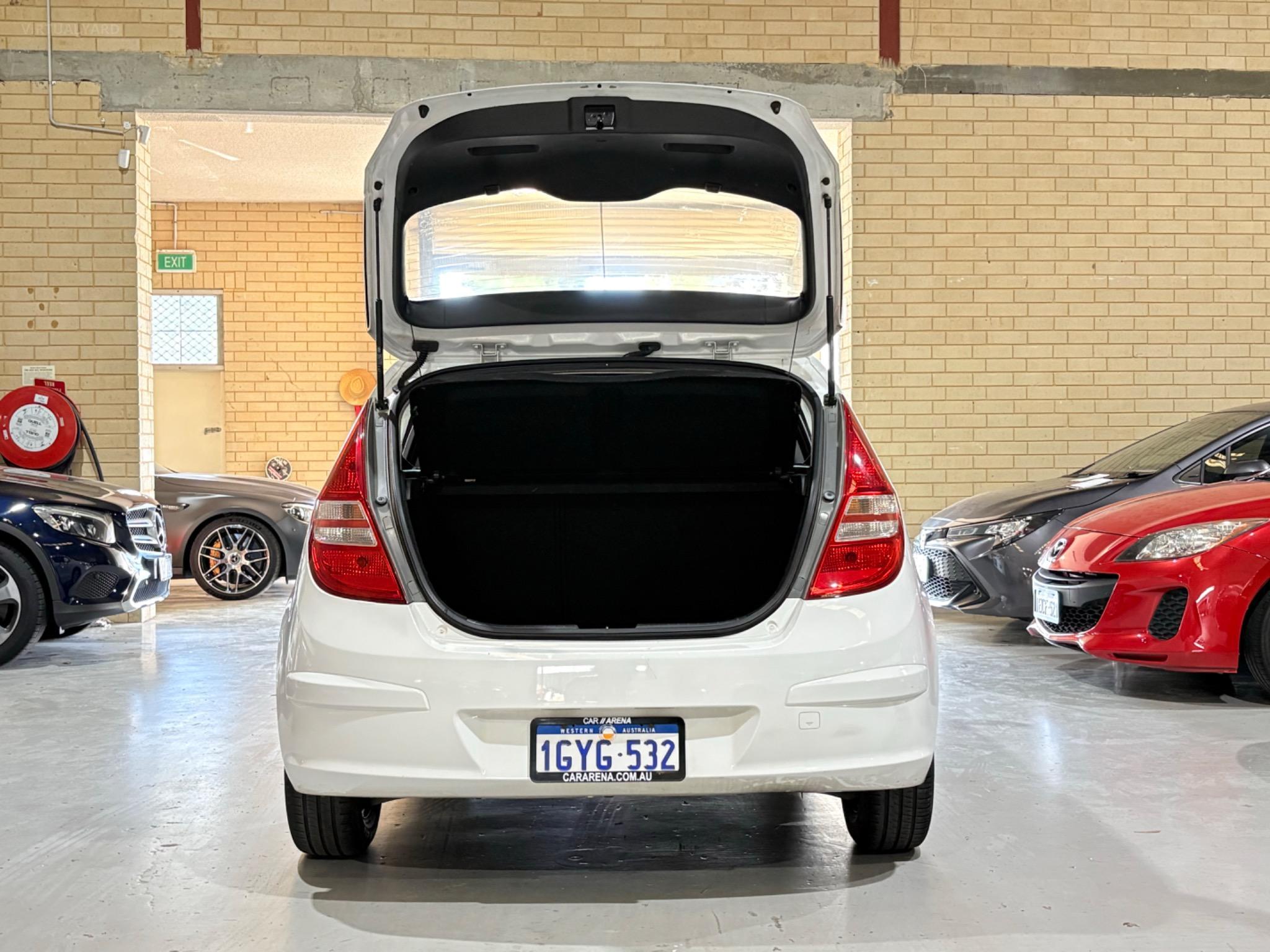 HYUNDAI i30