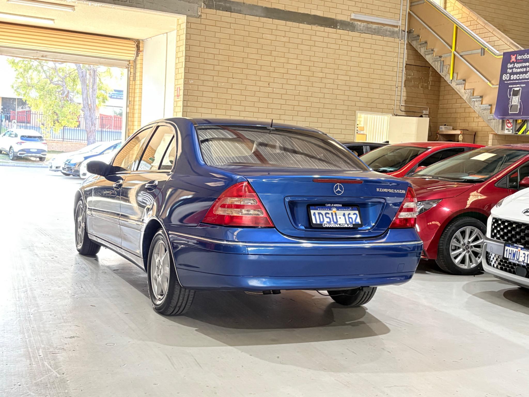 MERCEDES-BENZ C180