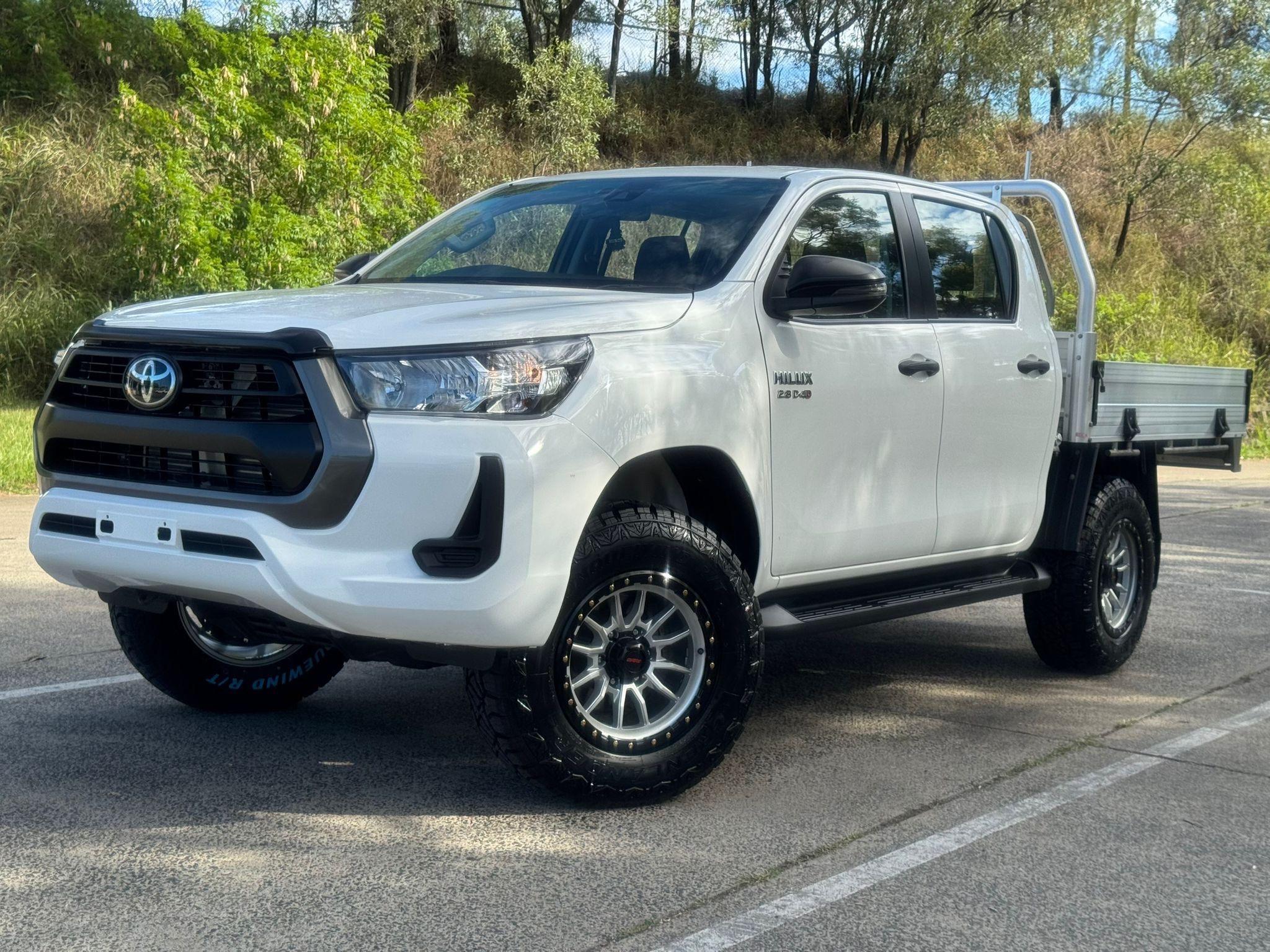 TOYOTA HILUX