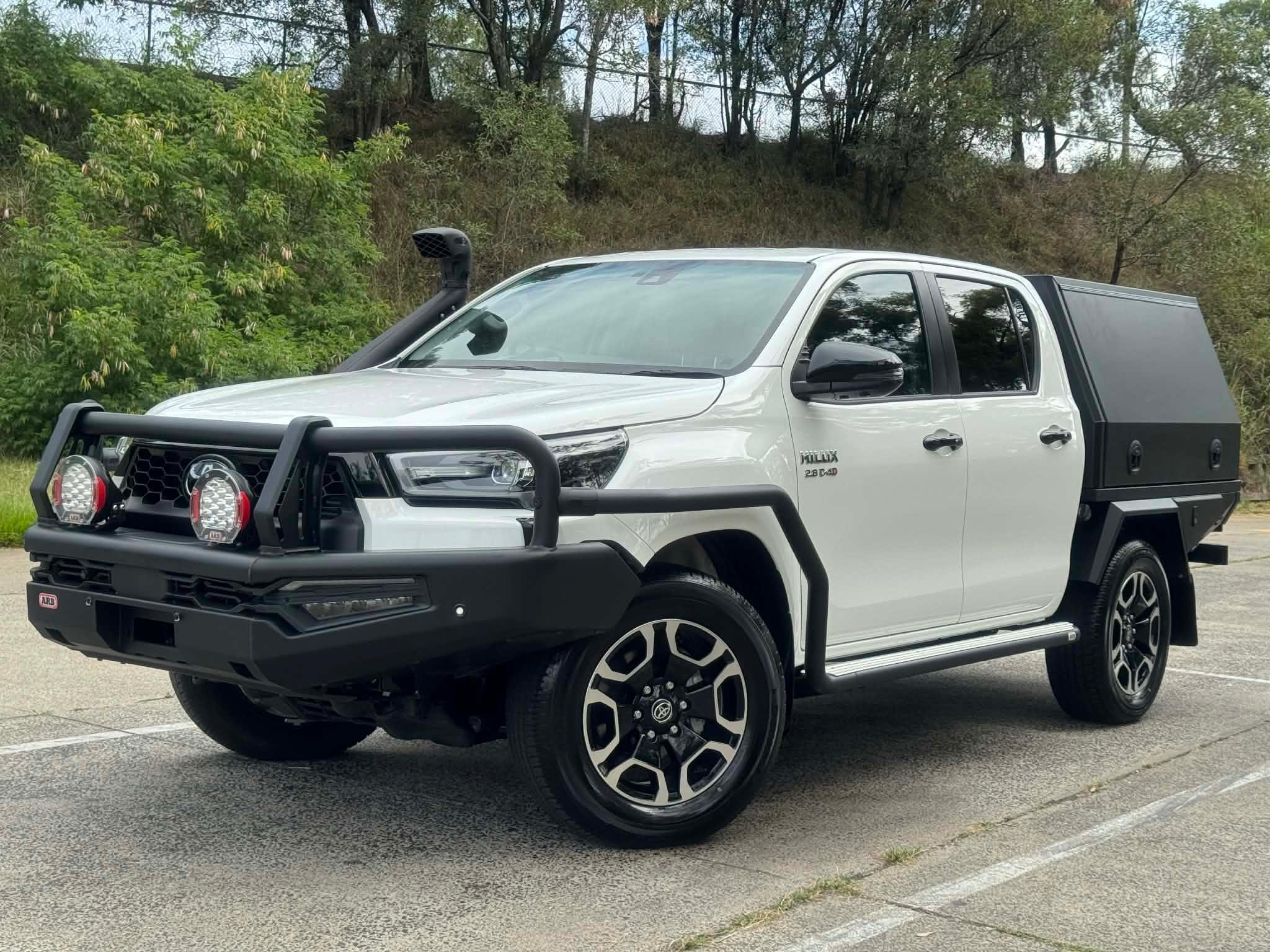 TOYOTA HILUX
