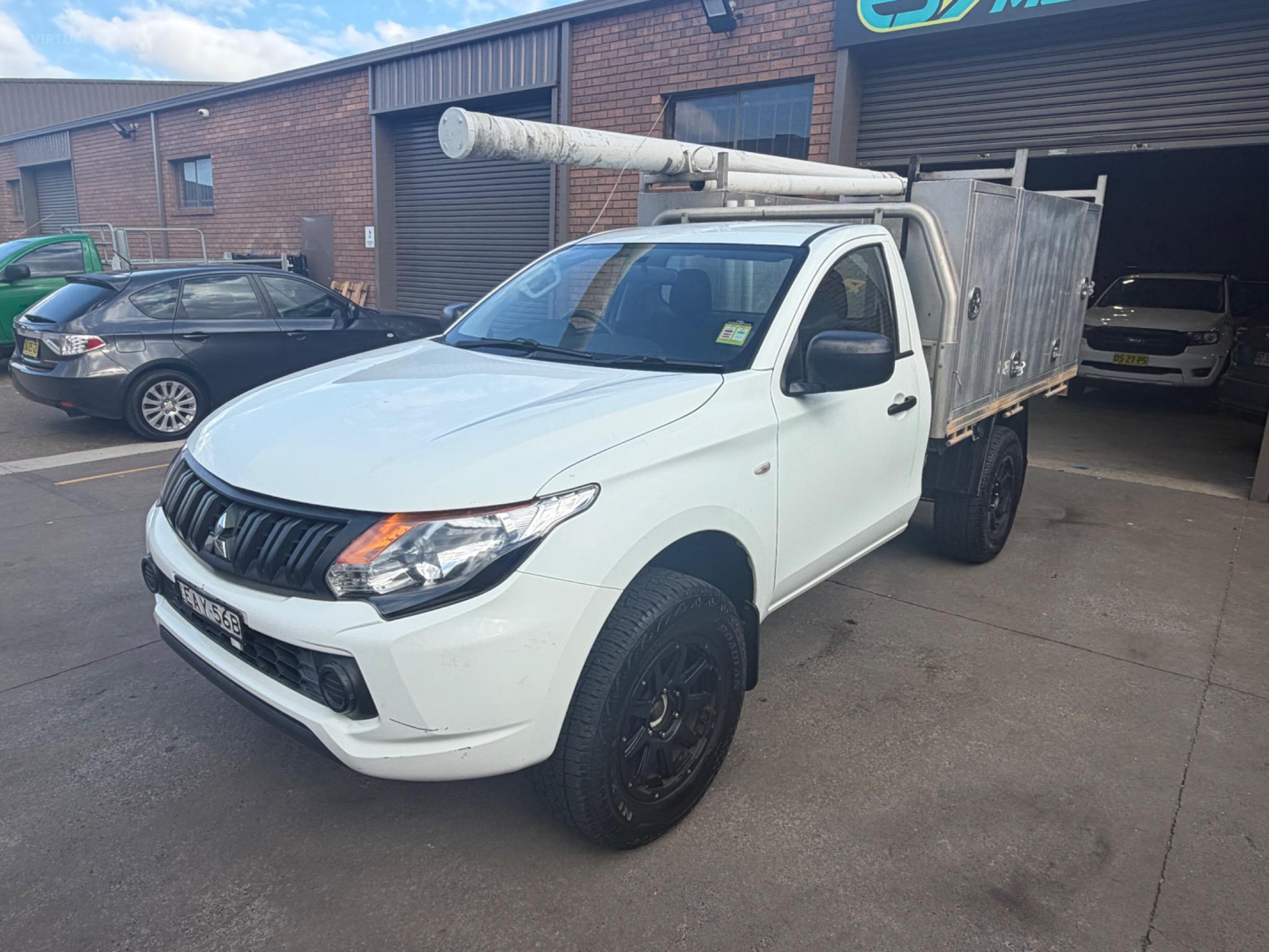 MITSUBISHI TRITON