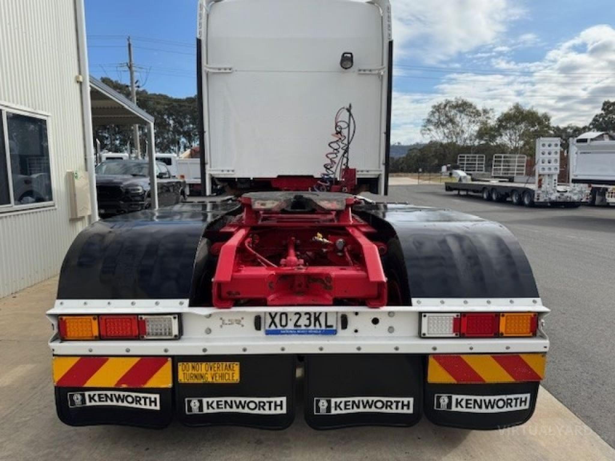 Kenworth T908