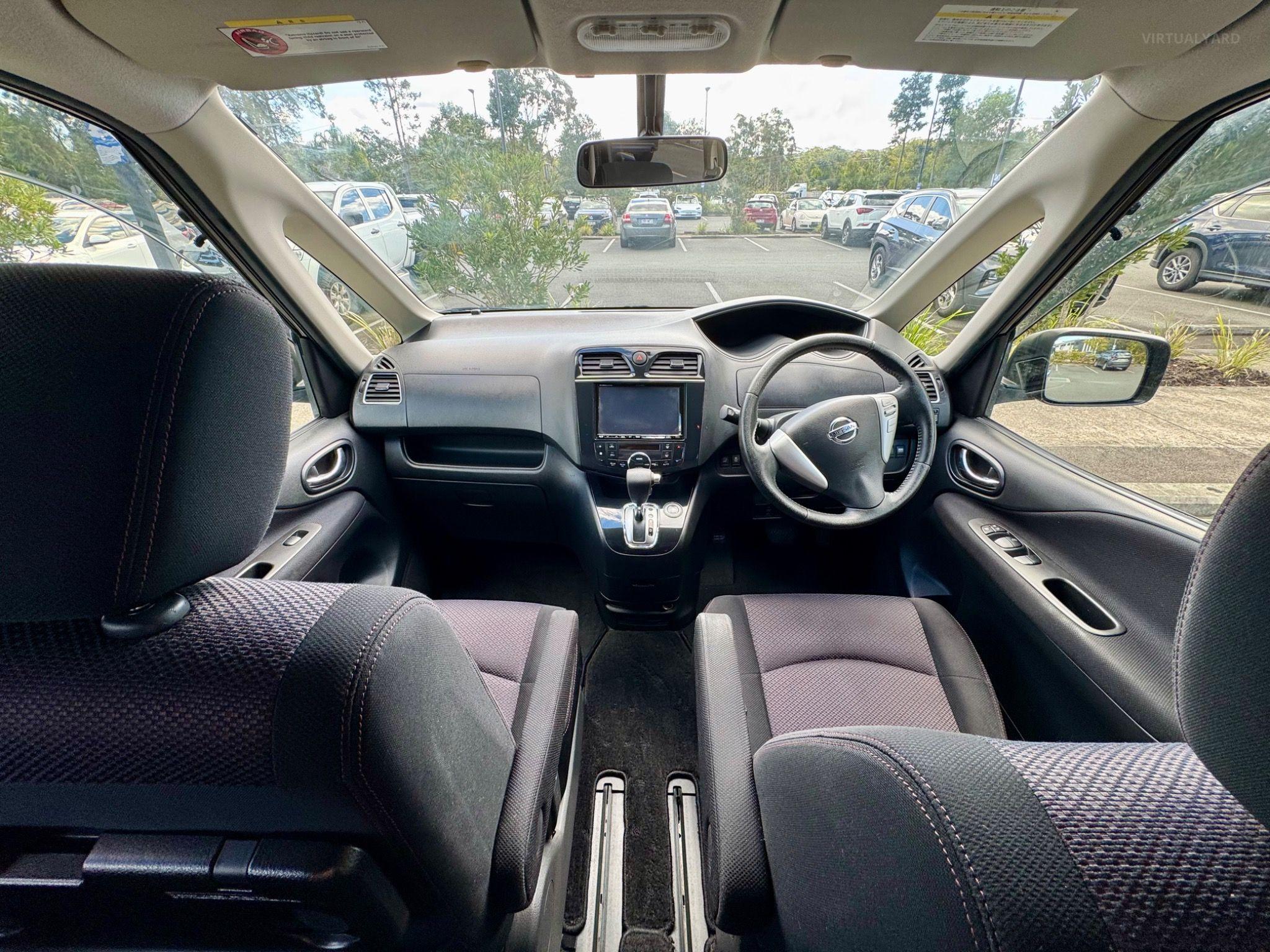 Nissan Serena Hybrid 8 Seat