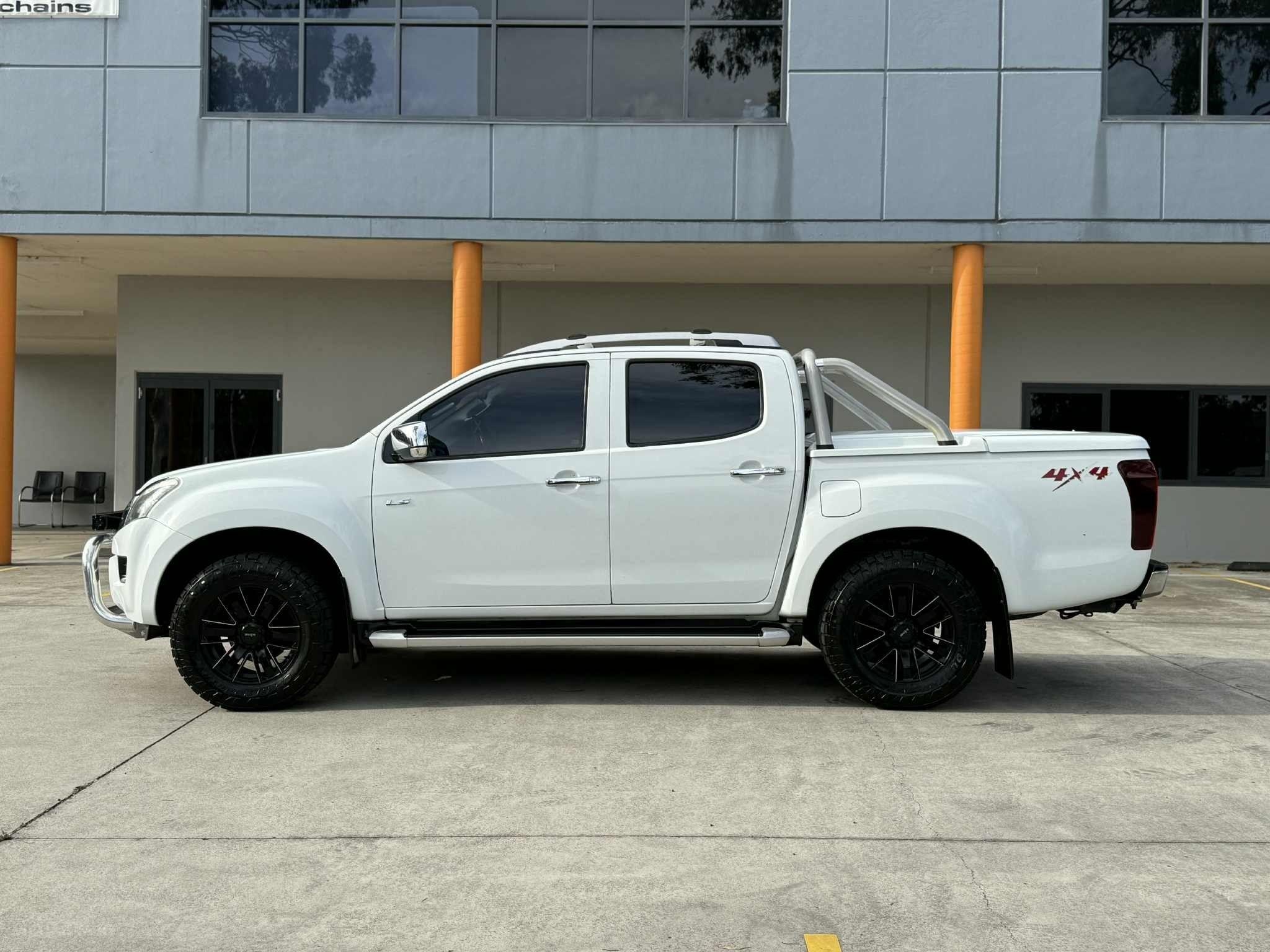ISUZU D-MAX