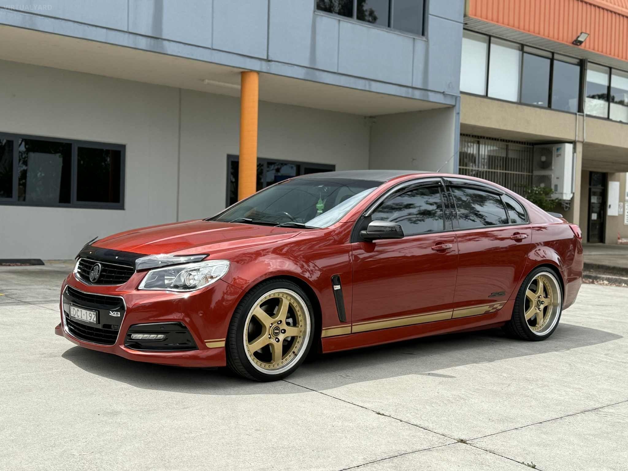 HOLDEN COMMODORE
