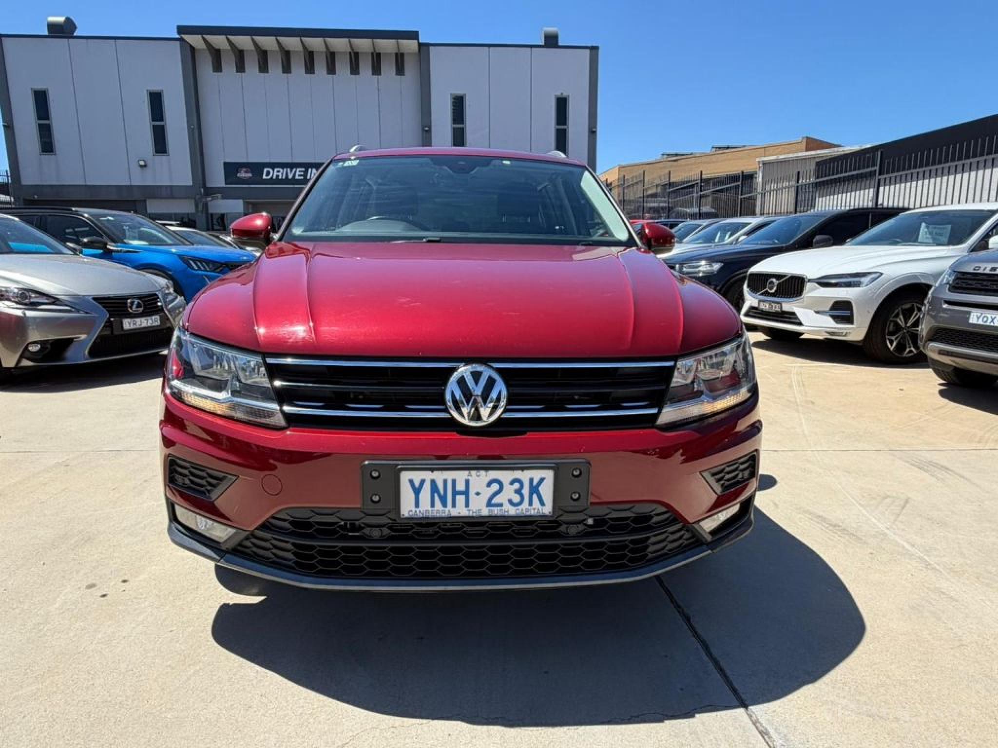 VOLKSWAGEN TIGUAN
