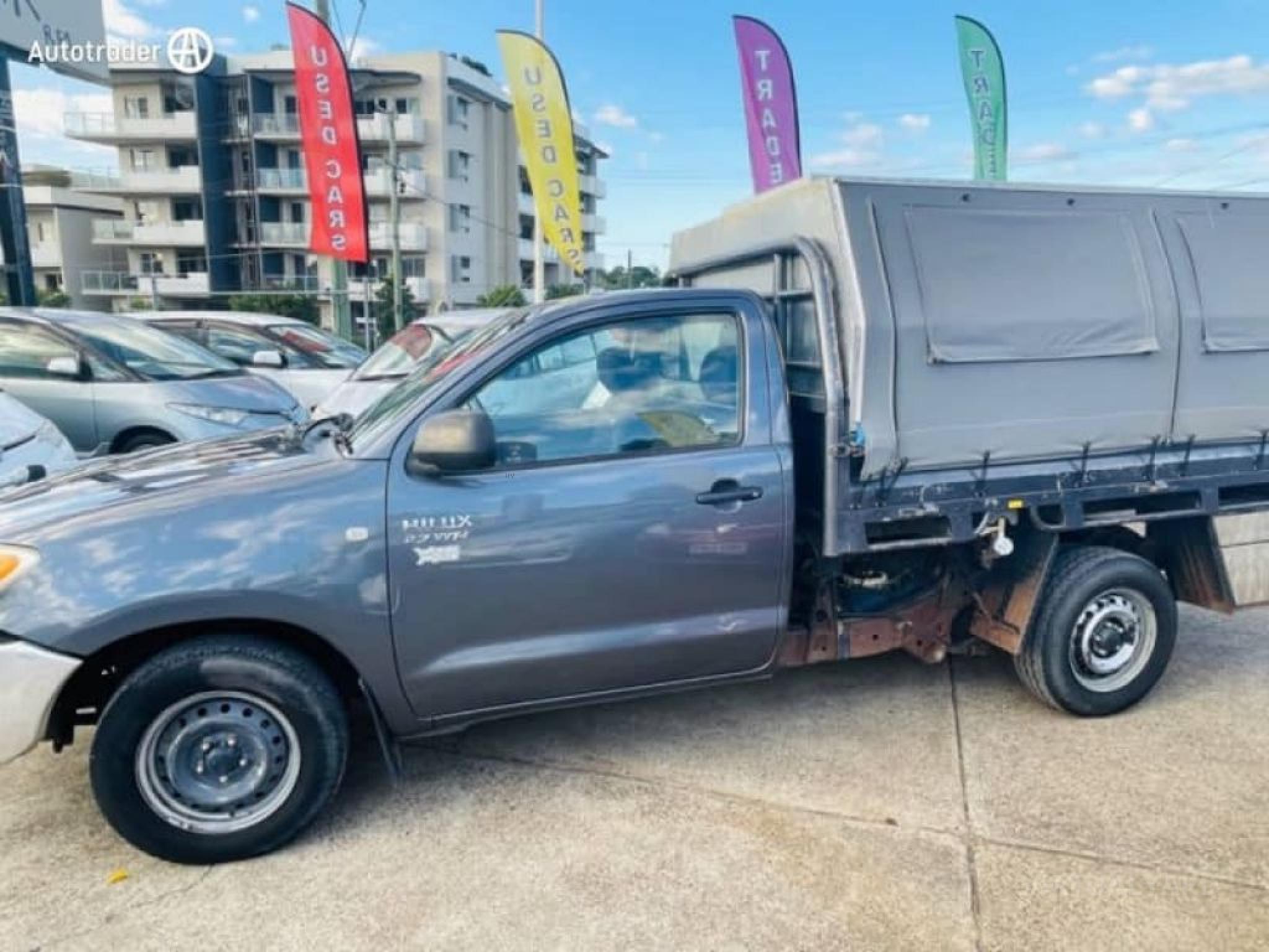 TOYOTA HILUX