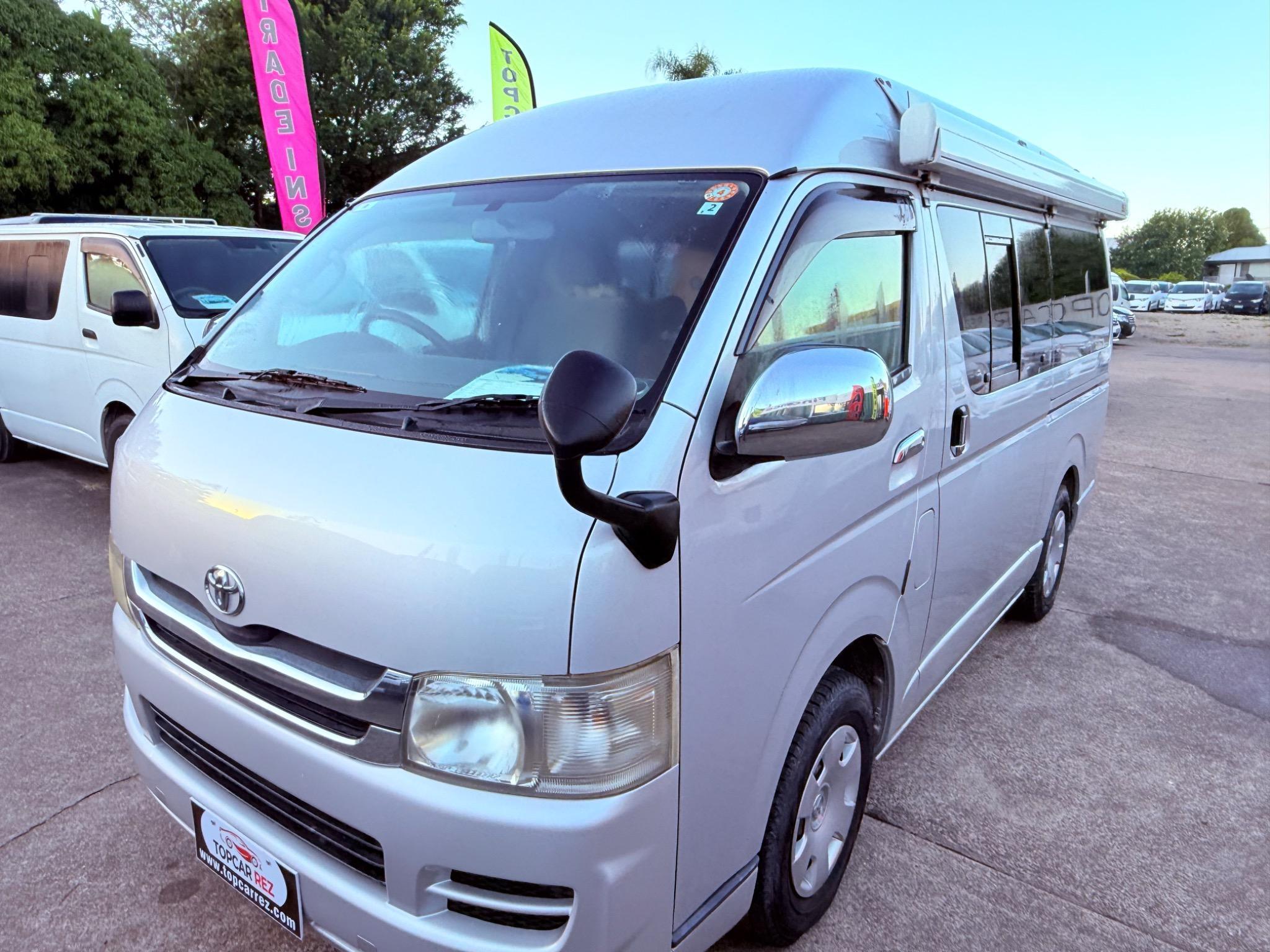 TOYOTA HIACE