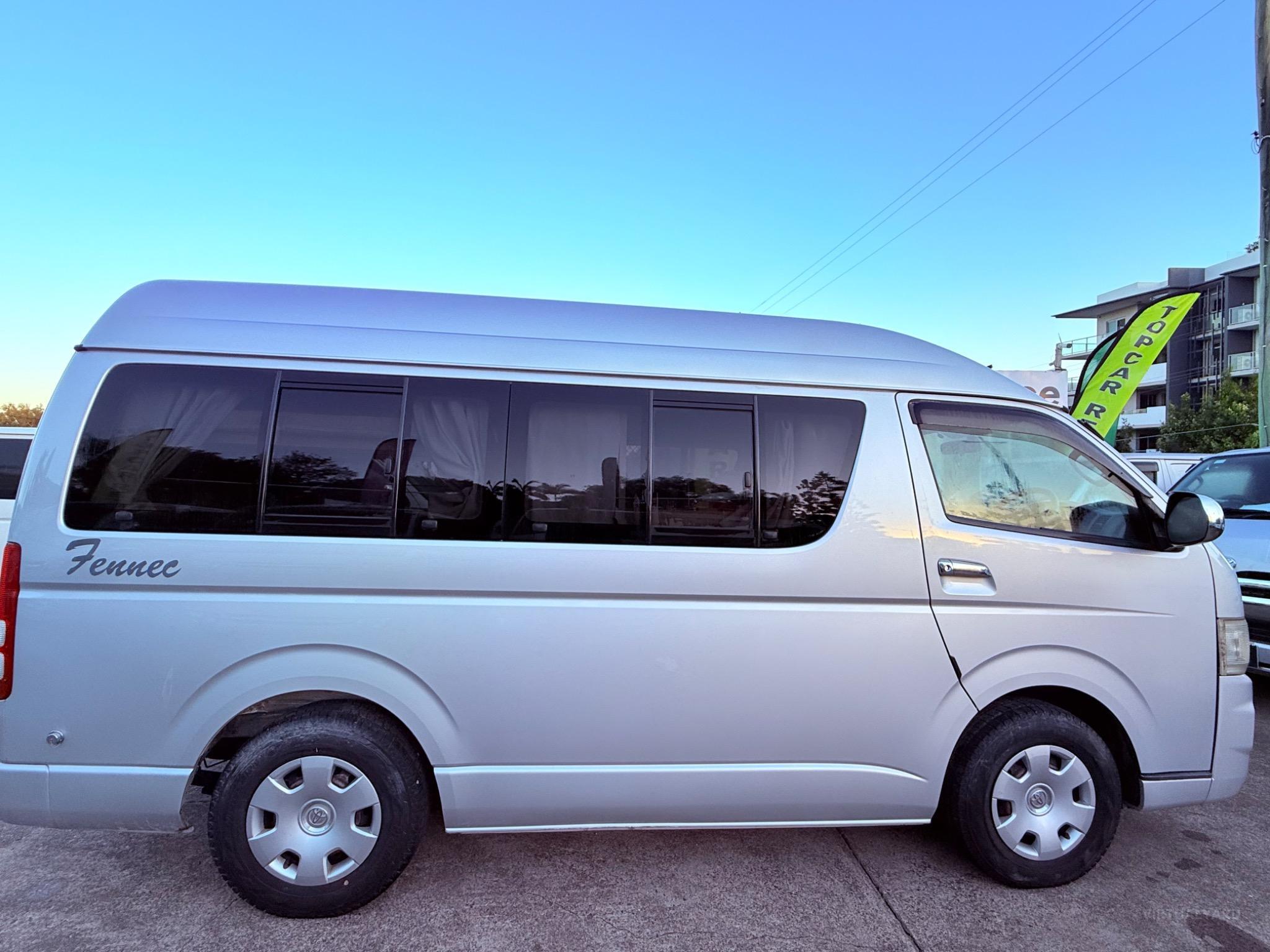 TOYOTA HIACE