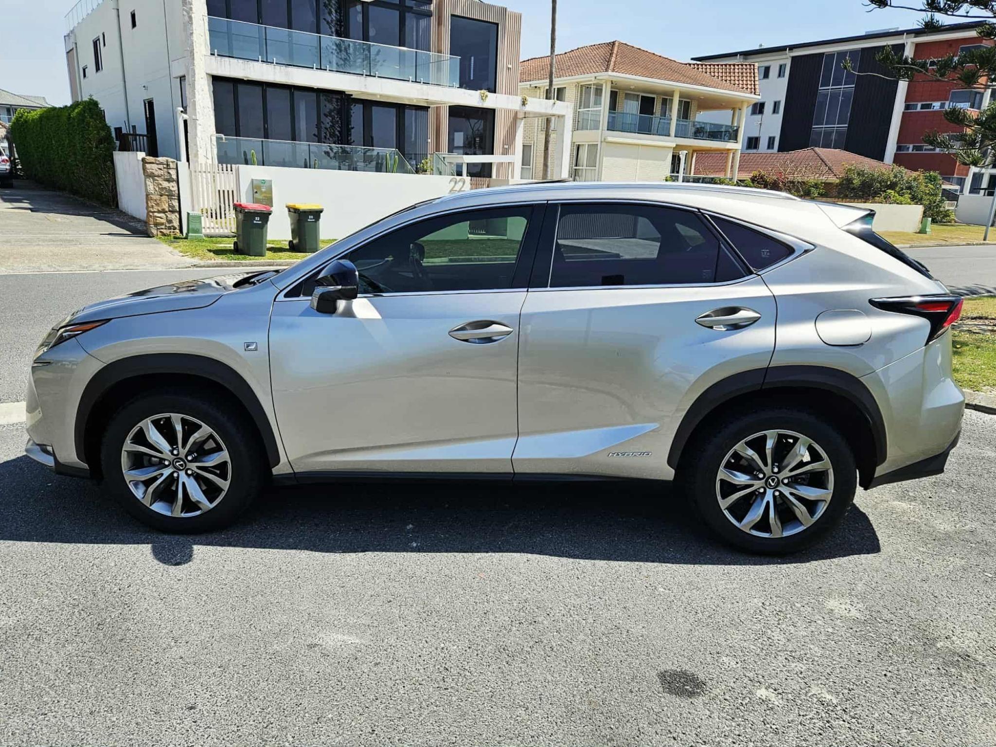 LEXUS NX300h