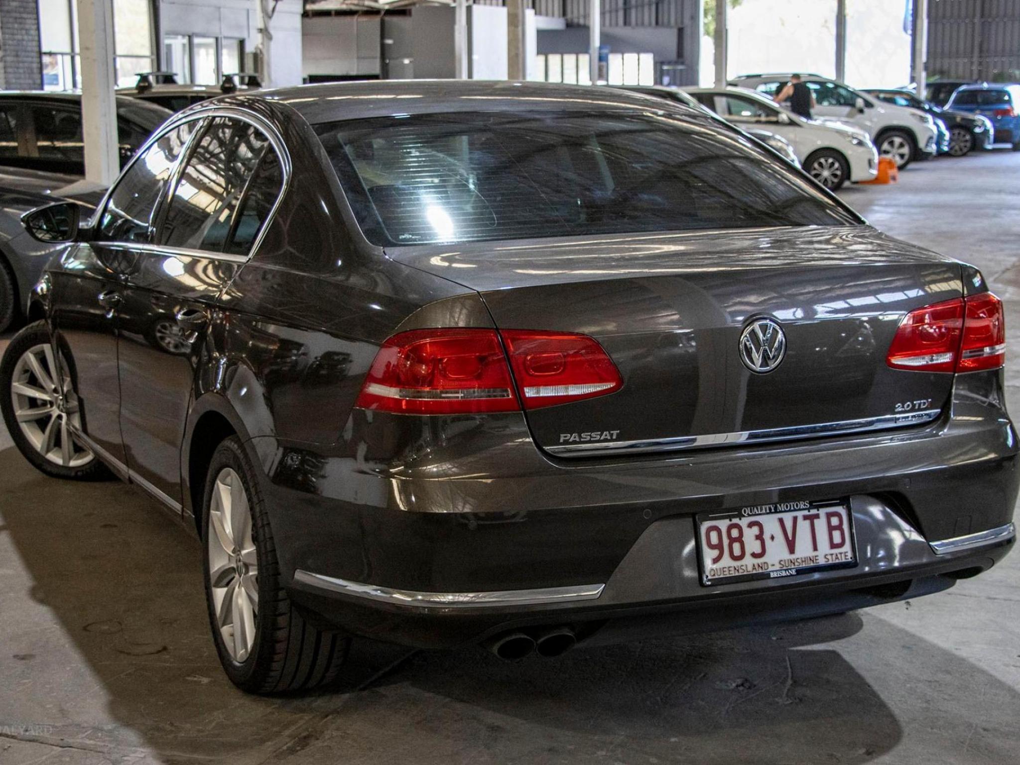 VOLKSWAGEN PASSAT