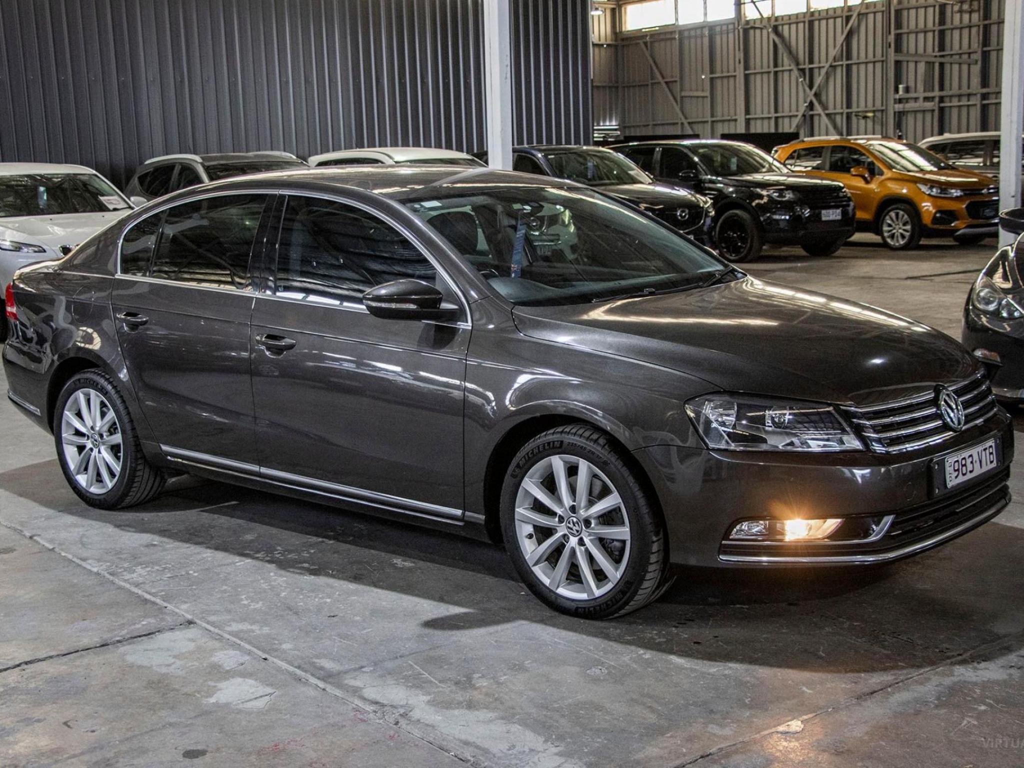 VOLKSWAGEN PASSAT