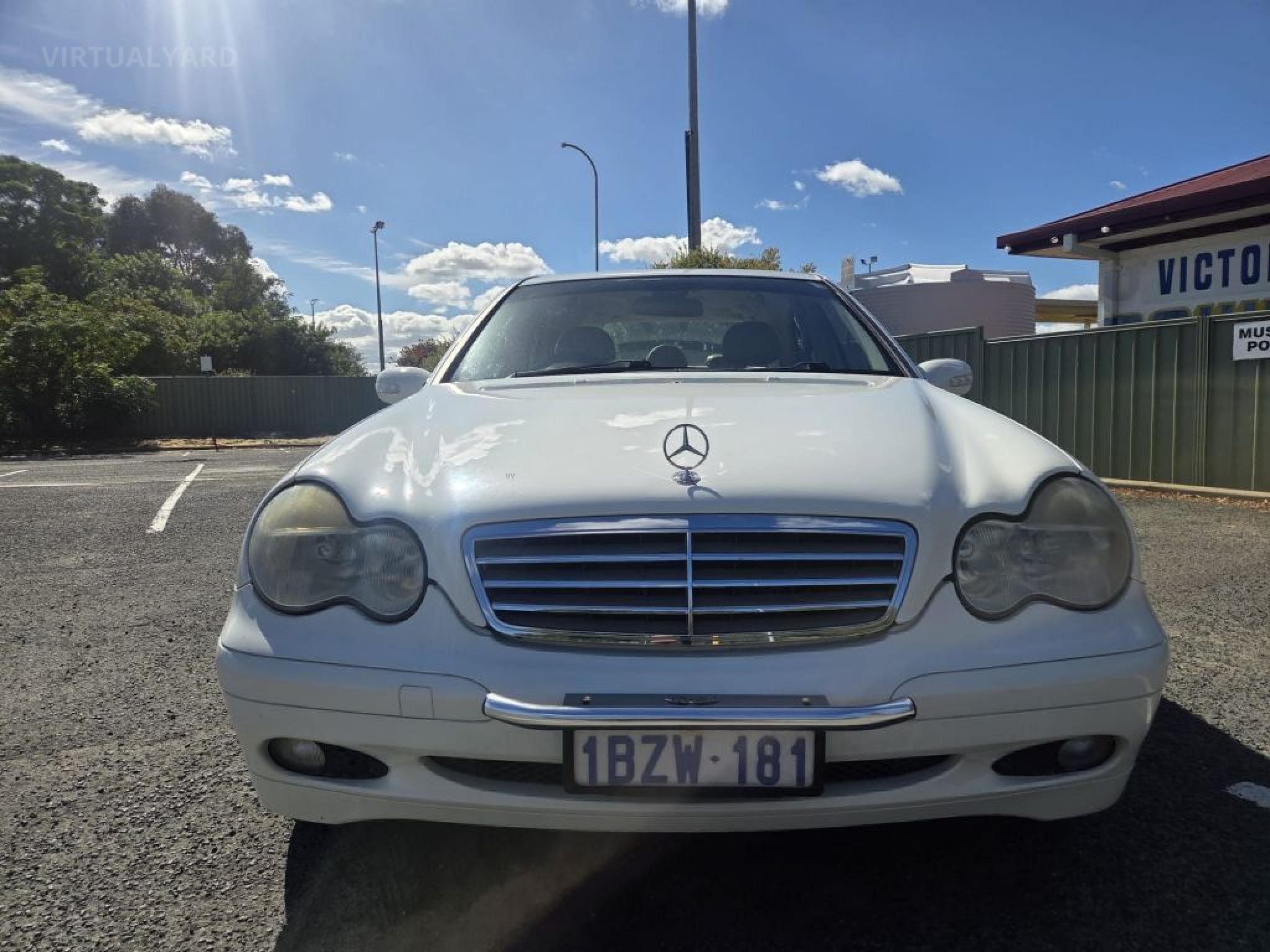 MERCEDES-BENZ C180