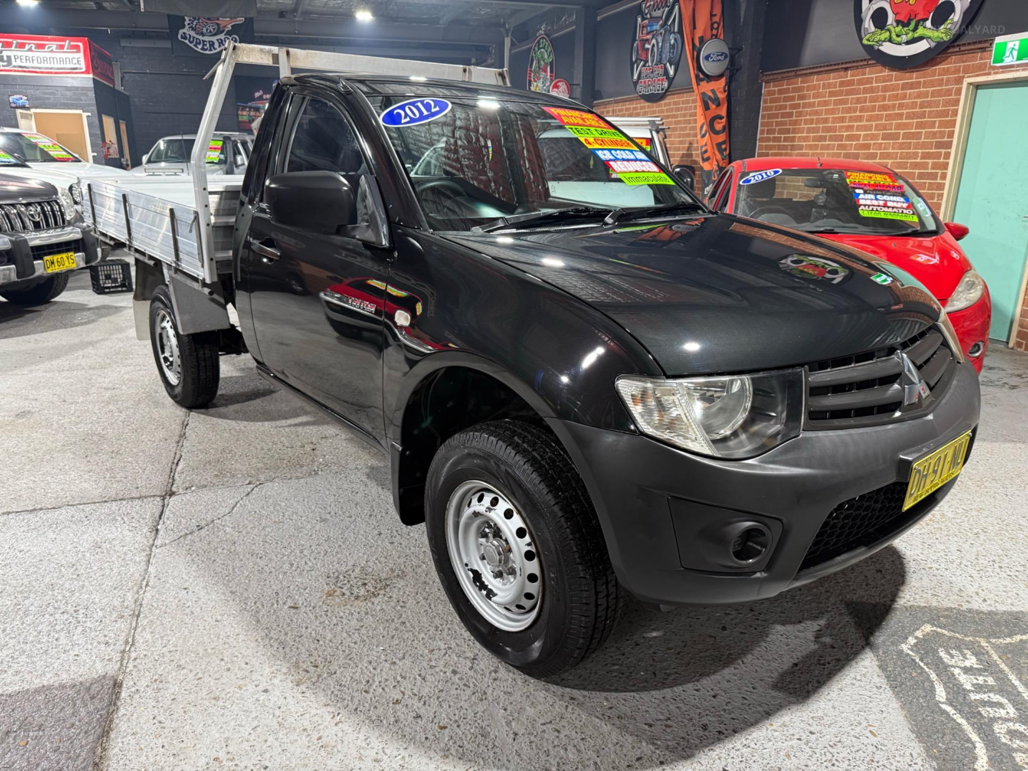 MITSUBISHI TRITON