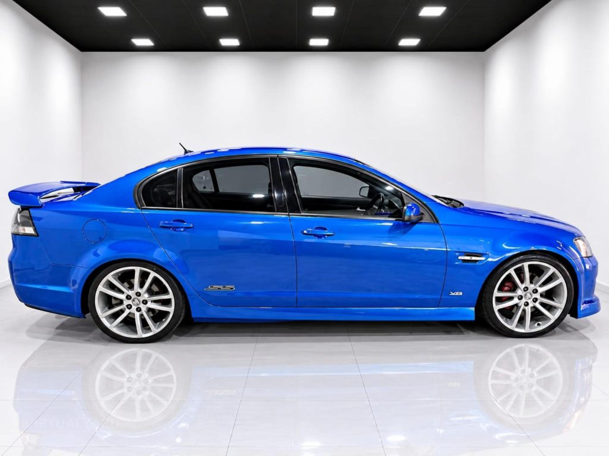 HOLDEN COMMODORE