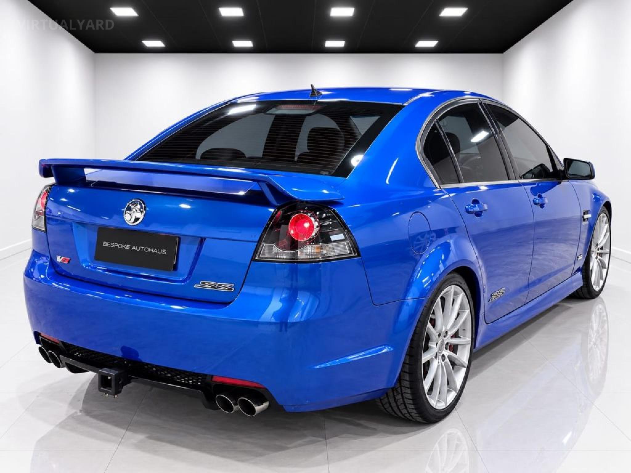 HOLDEN COMMODORE