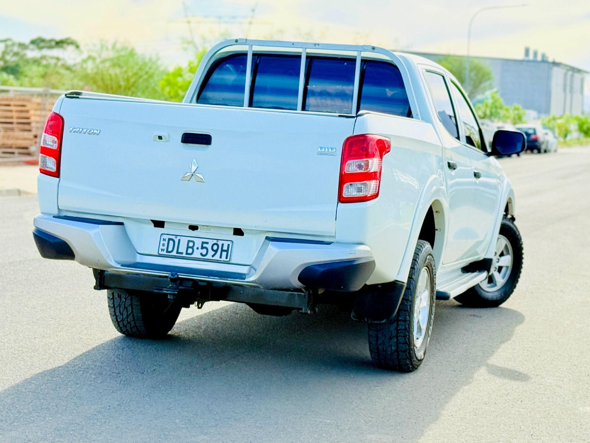 MITSUBISHI TRITON