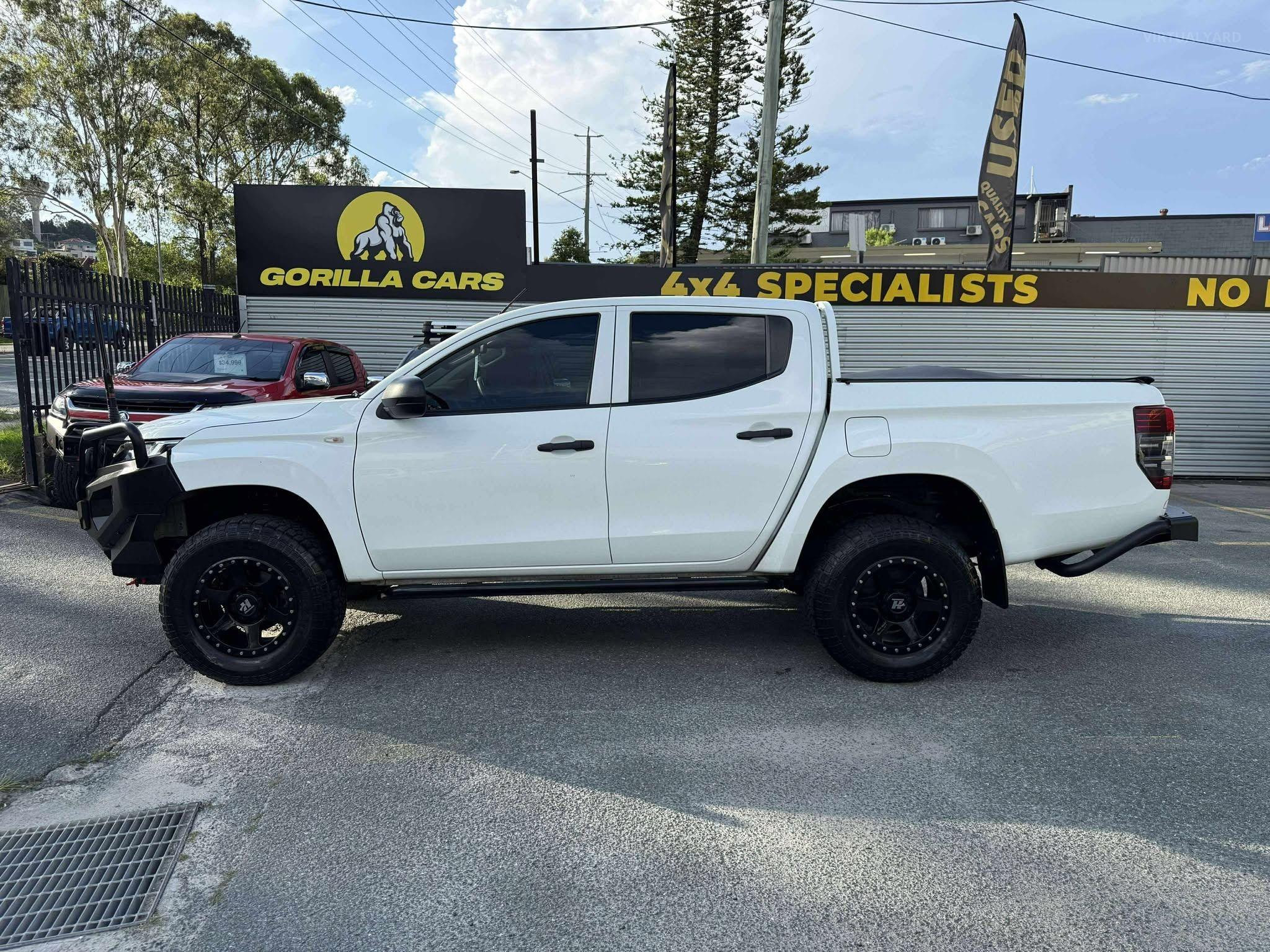 MITSUBISHI TRITON