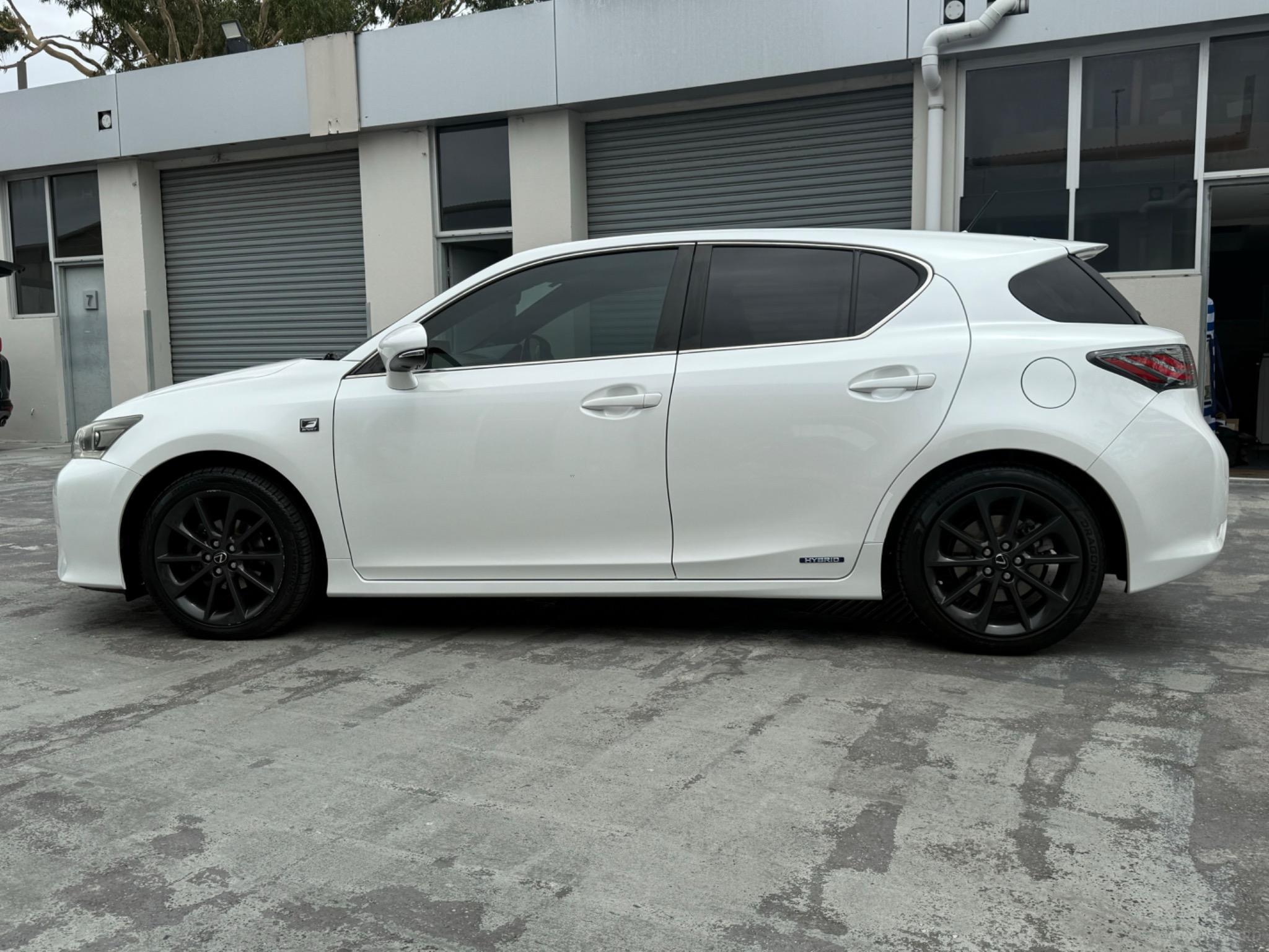 LEXUS CT 200h. HYBRID