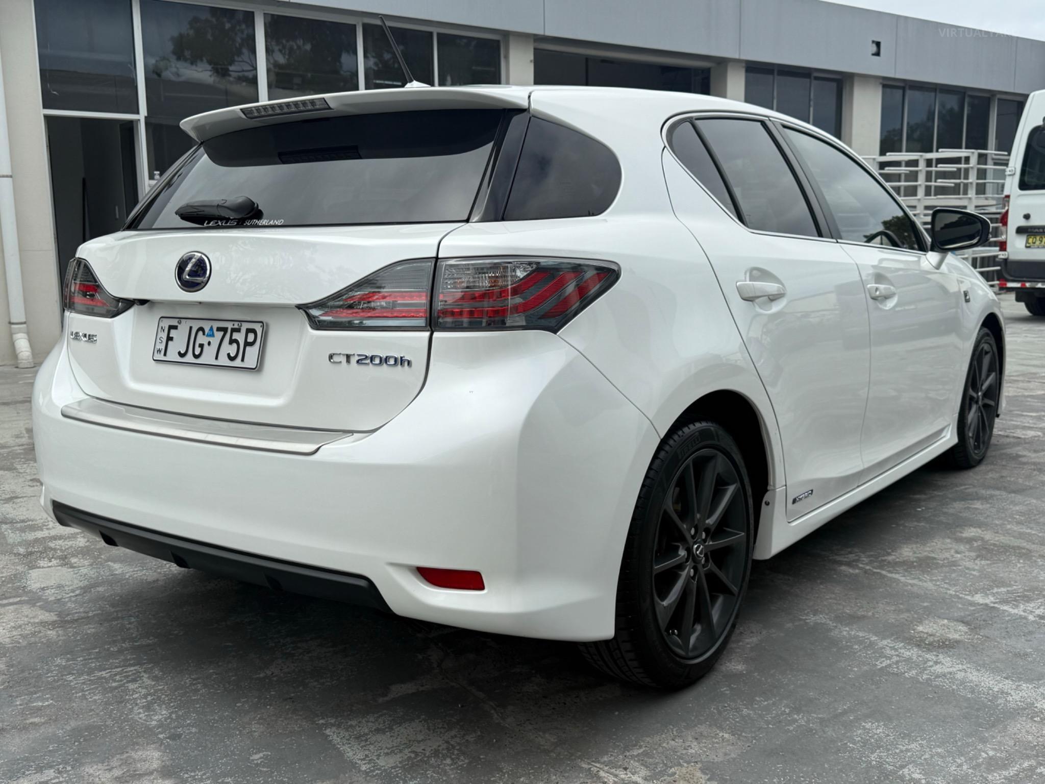 LEXUS CT 200h. HYBRID