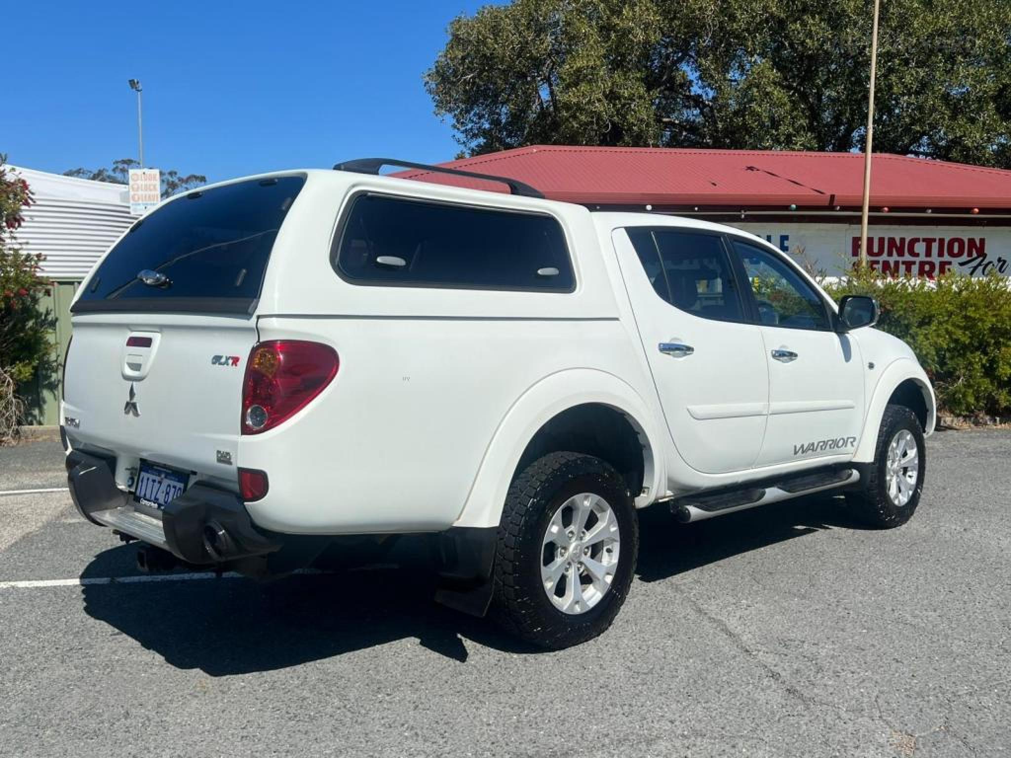 MITSUBISHI TRITON