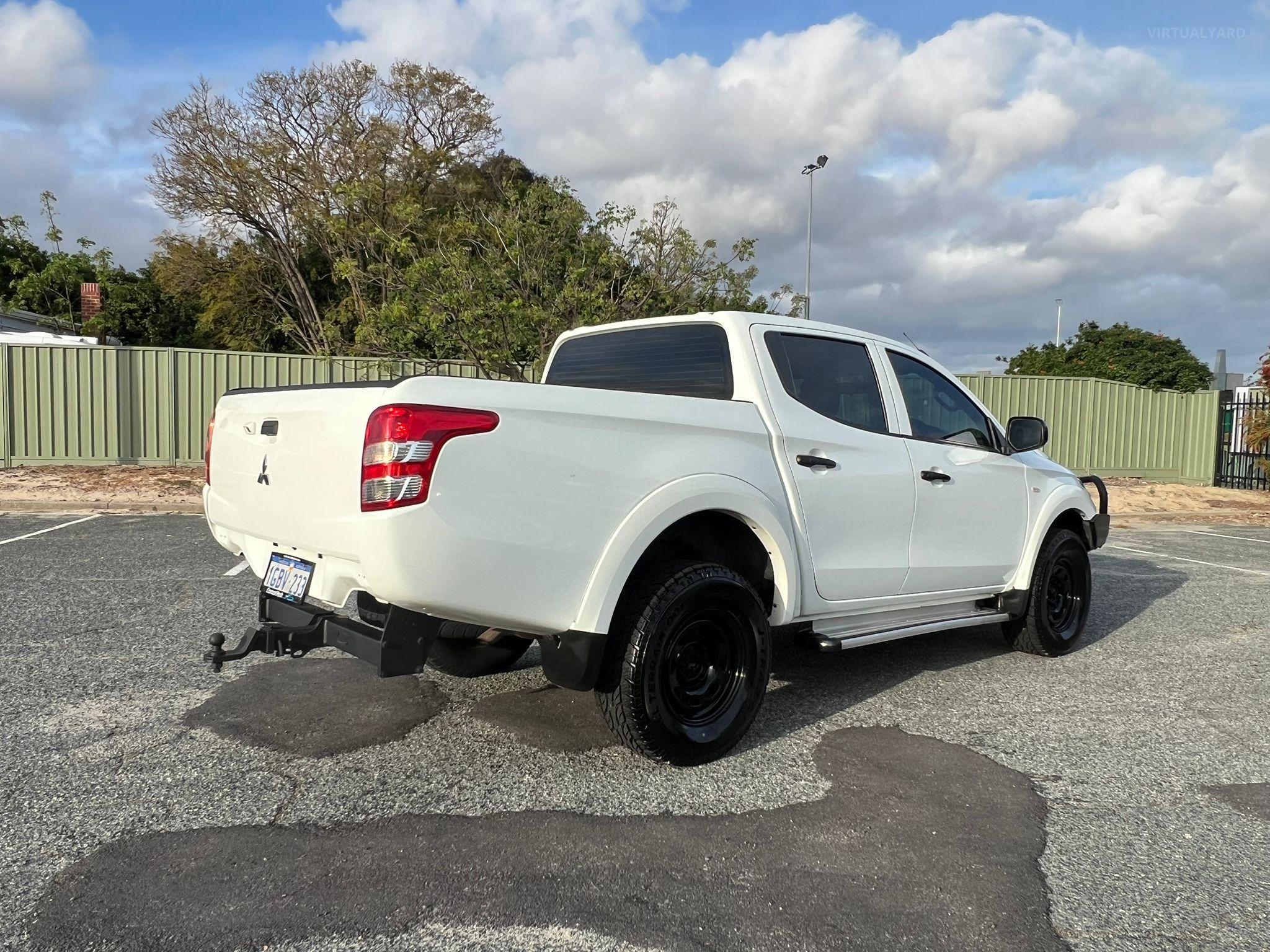 MITSUBISHI TRITON