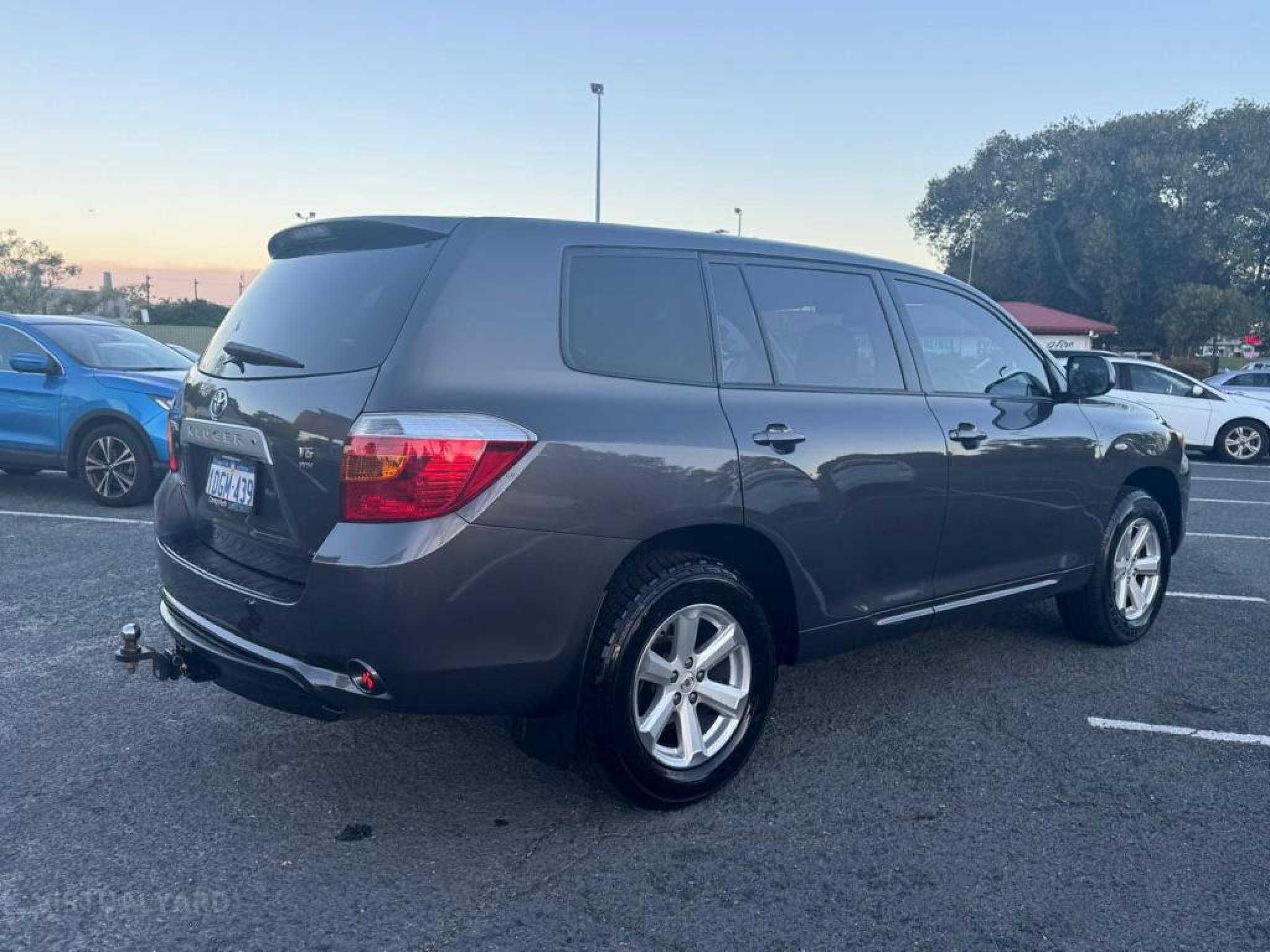 TOYOTA KLUGER