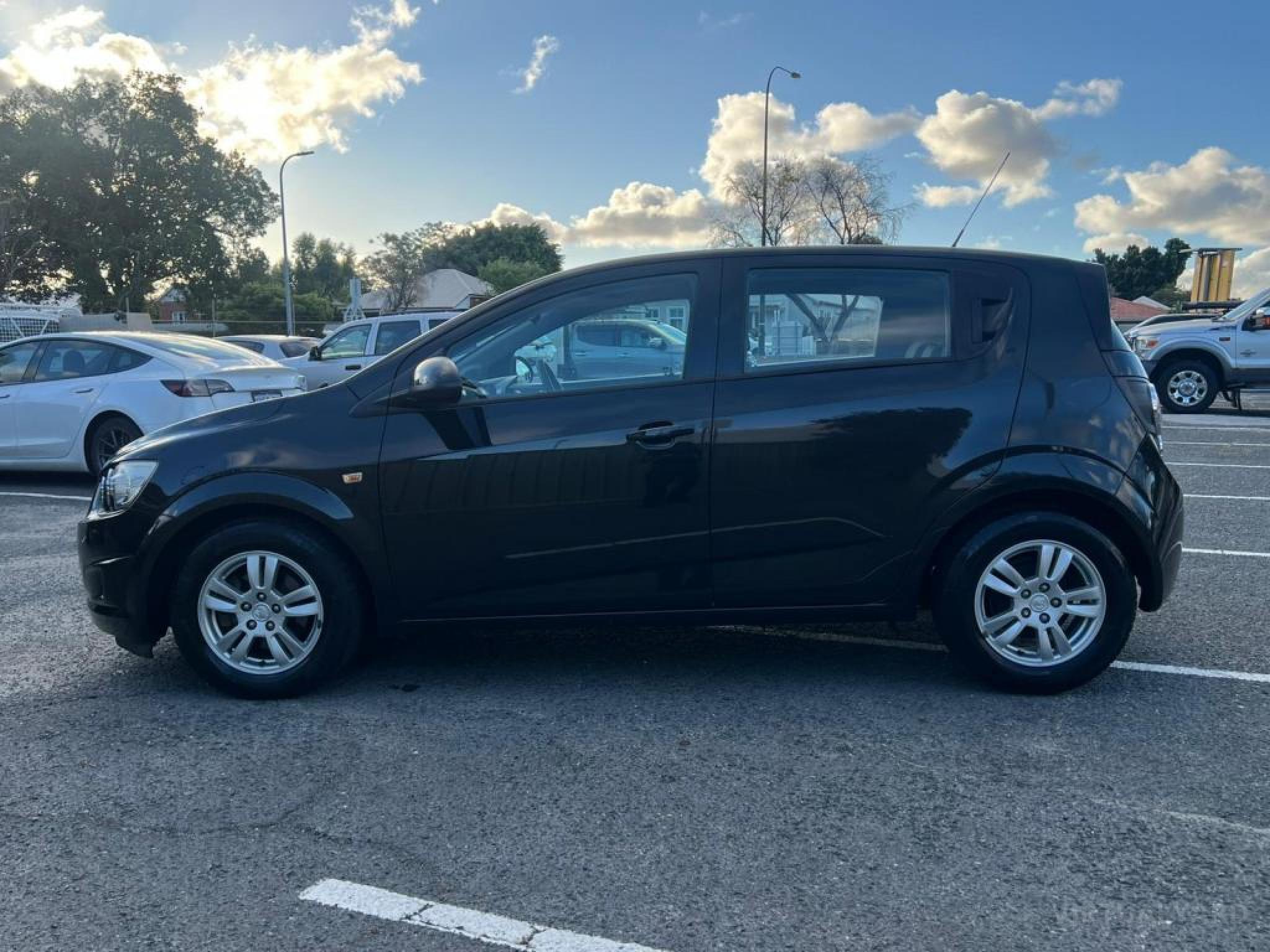HOLDEN BARINA