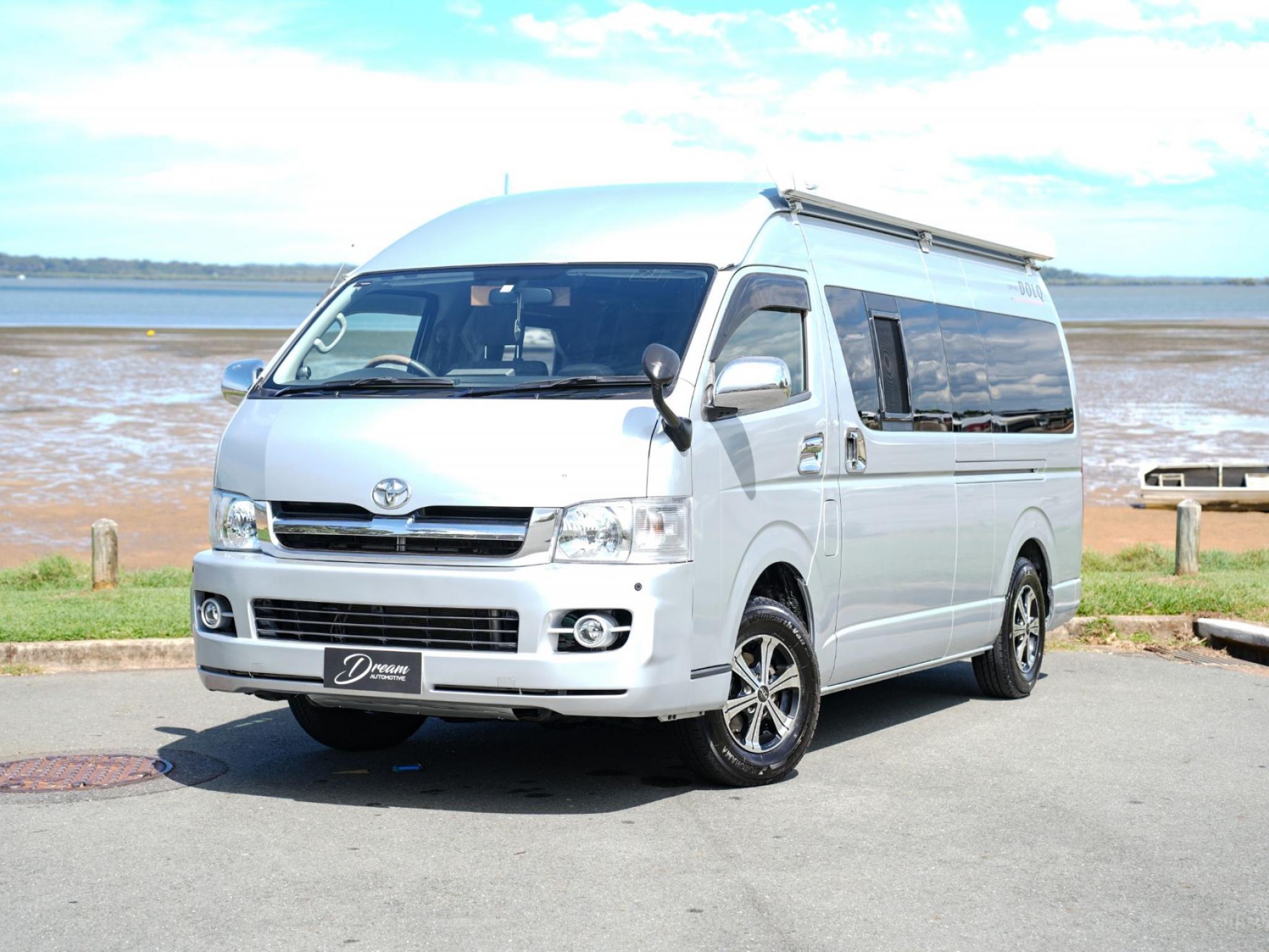 TOYOTA HIACE CAMPER