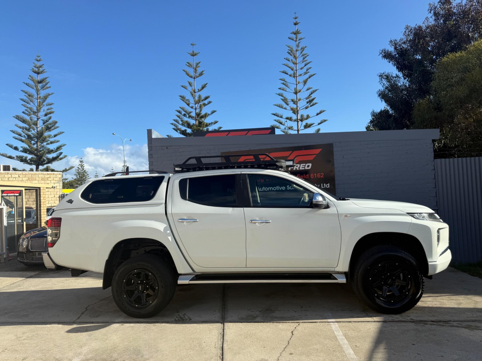 MITSUBISHI TRITON