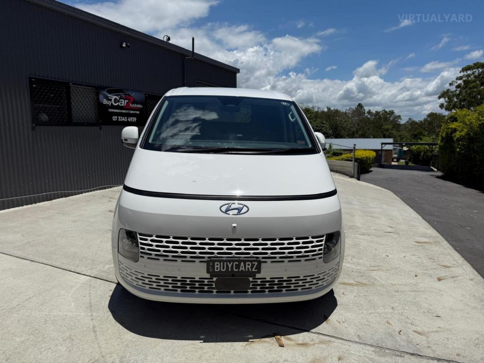 Hyundai STARIA LOAD