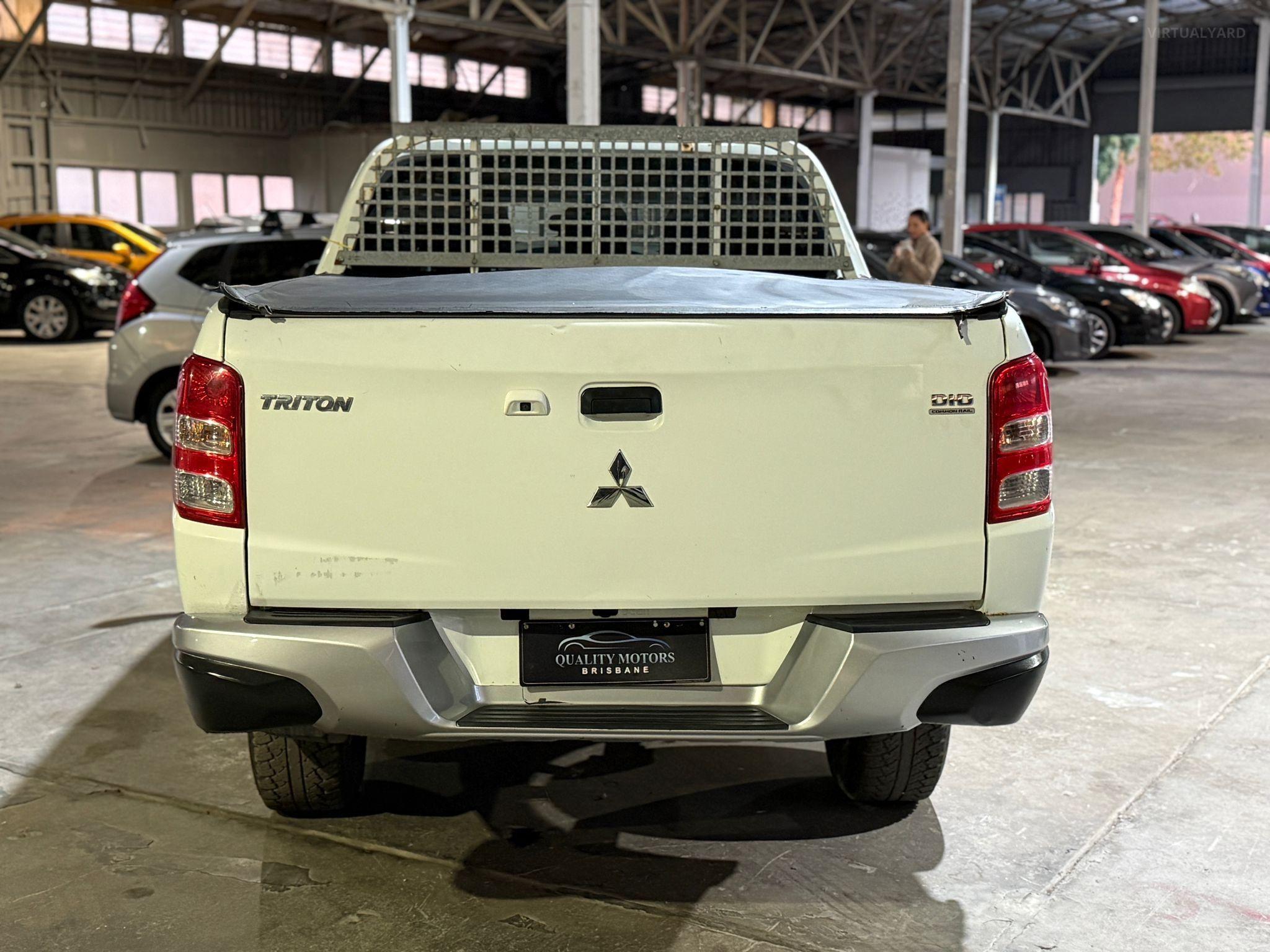 MITSUBISHI TRITON