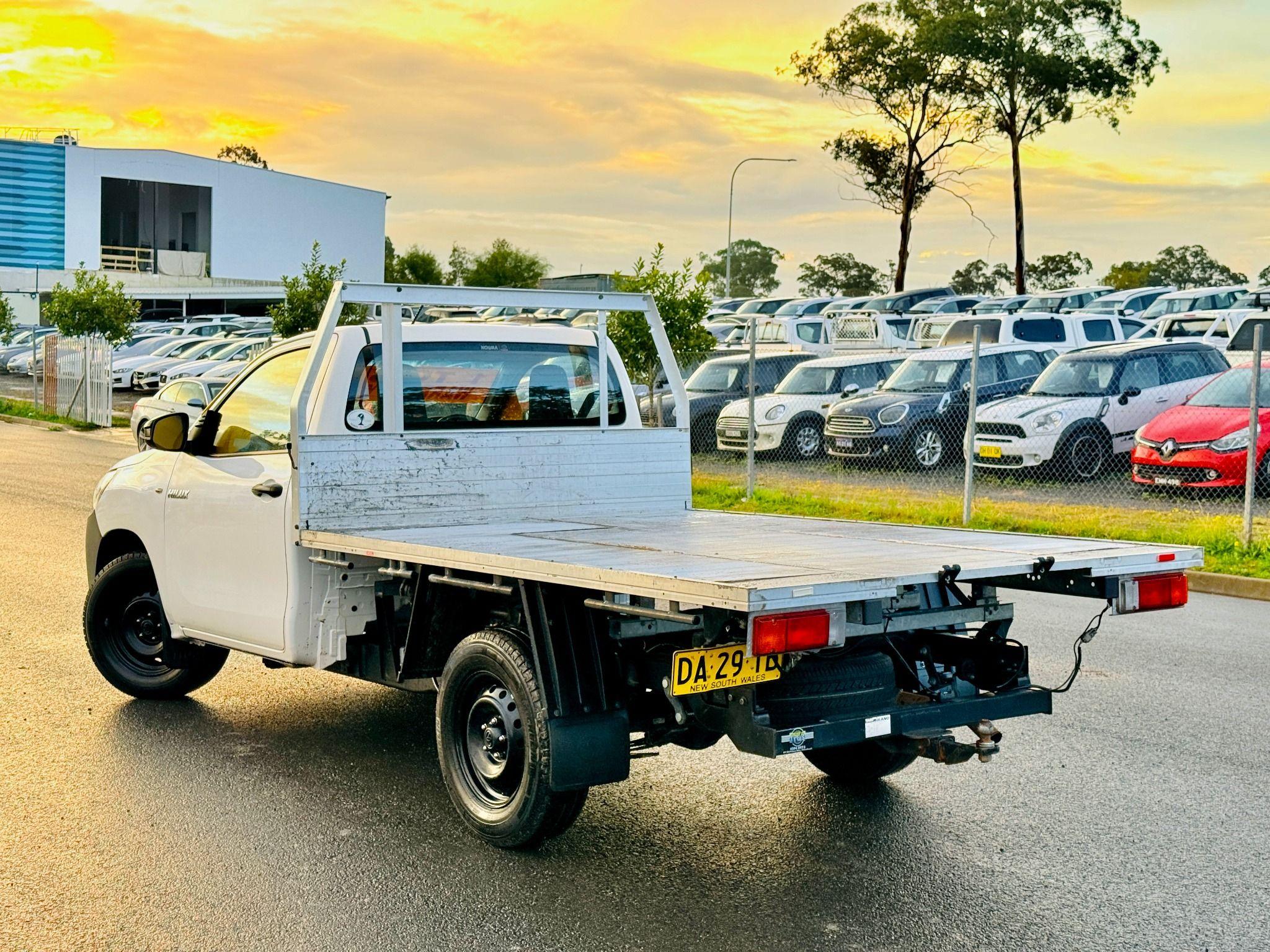 TOYOTA HILUX