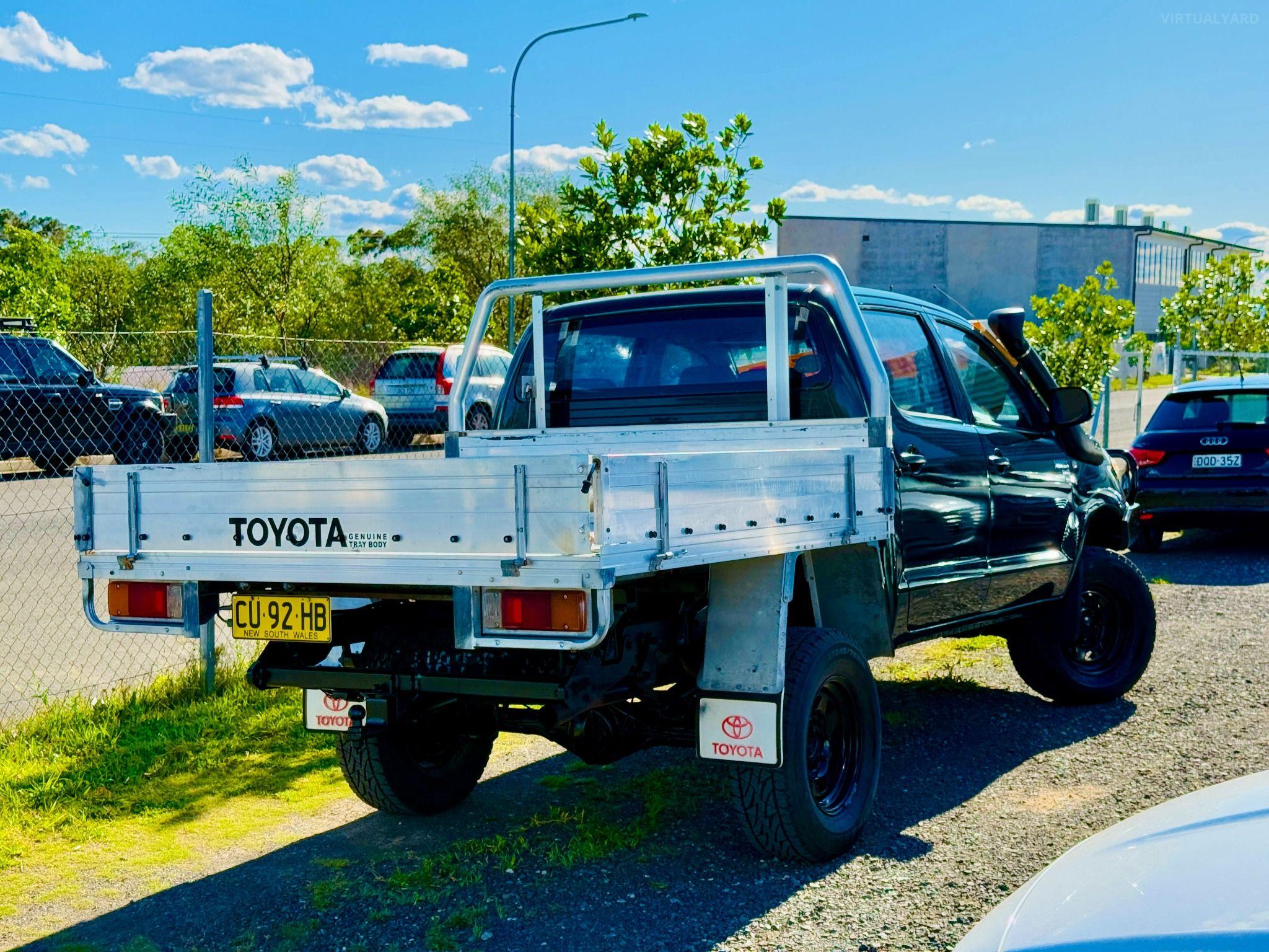 TOYOTA HILUX