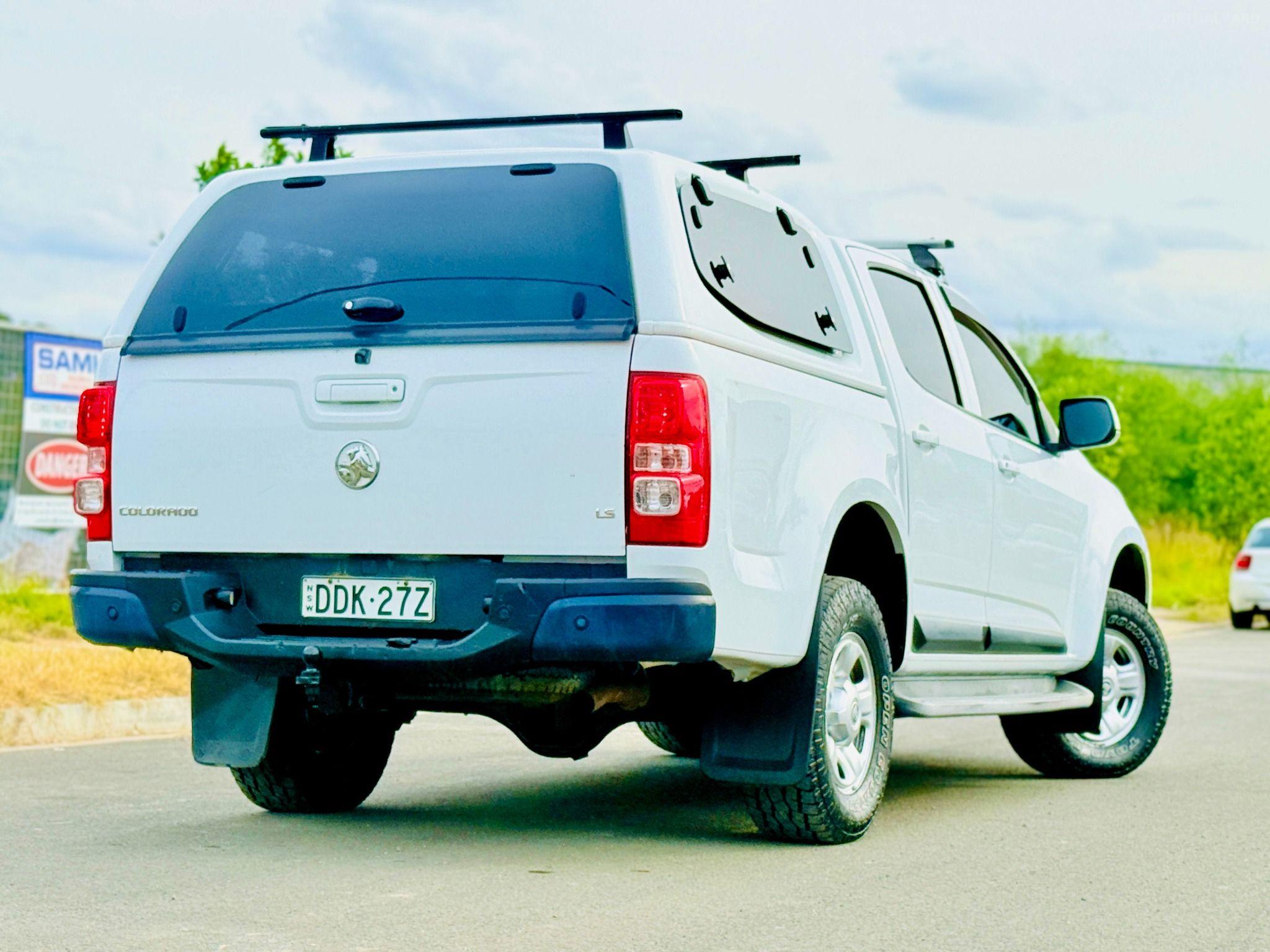 HOLDEN COLORADO
