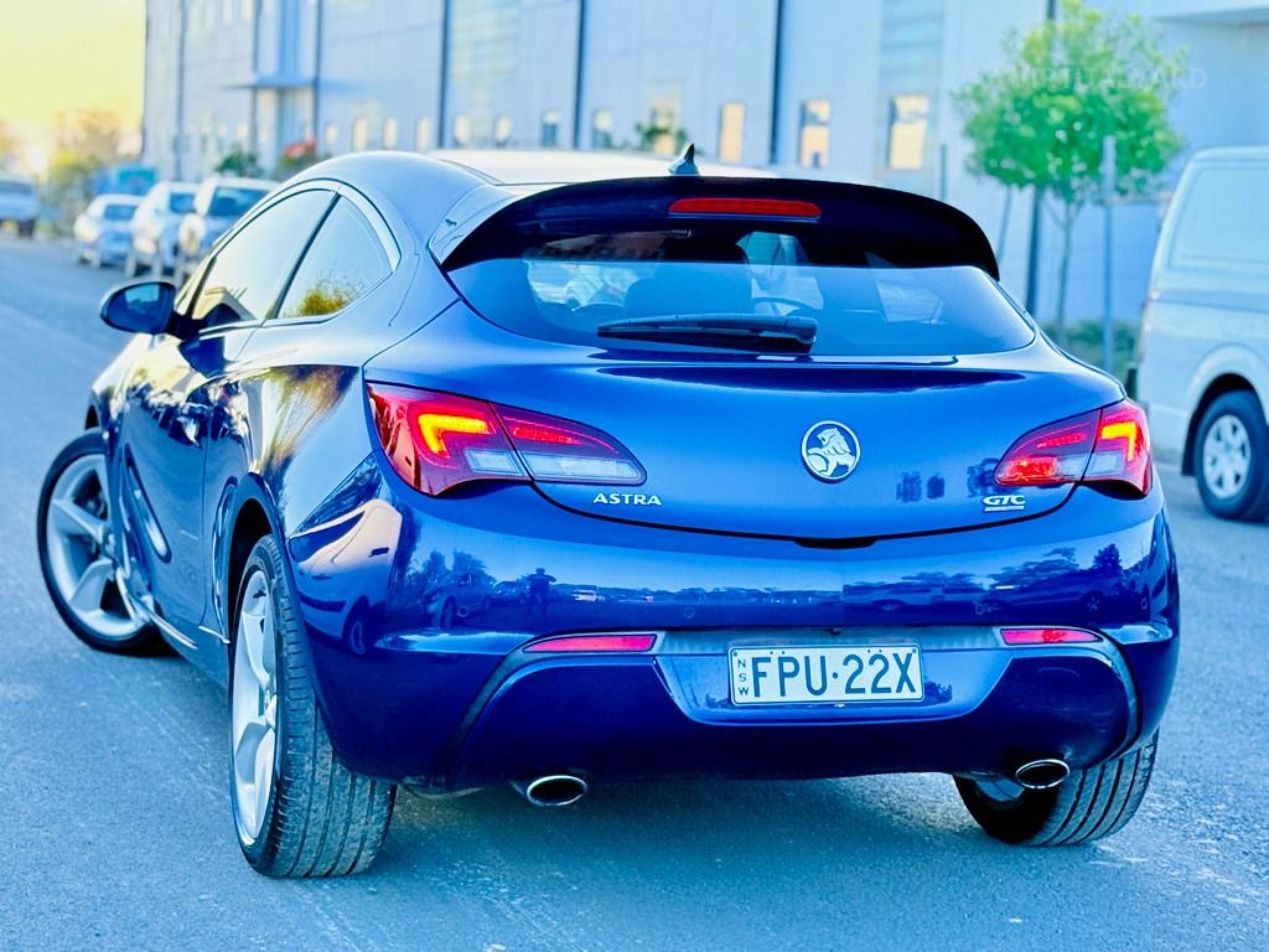 HOLDEN ASTRA