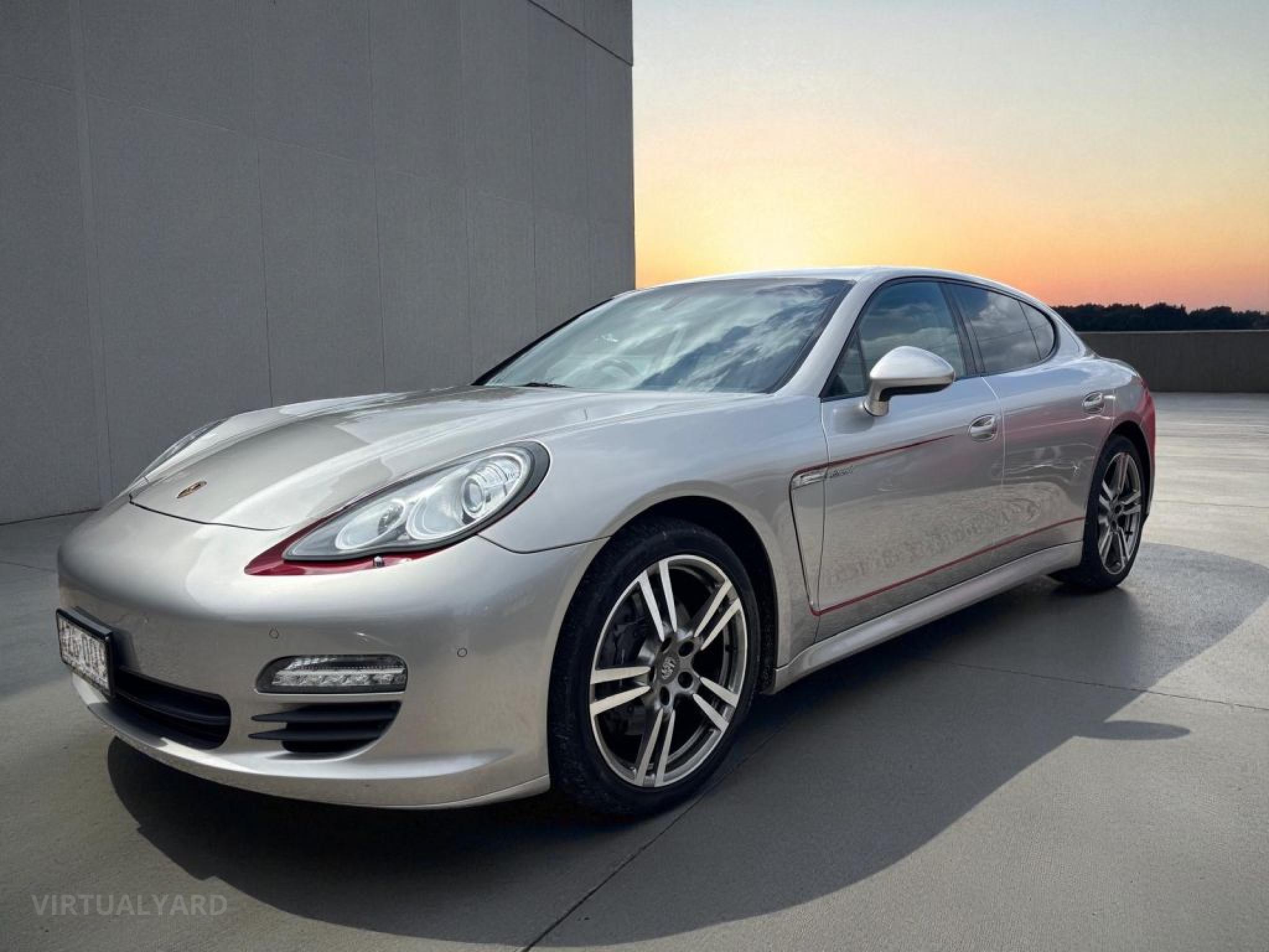 PORSCHE PANAMERA