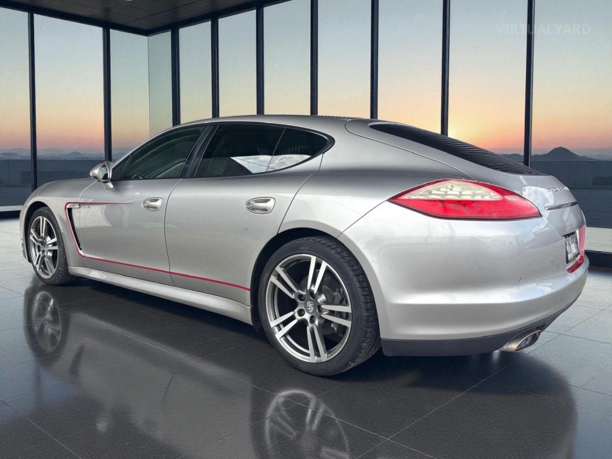 PORSCHE PANAMERA