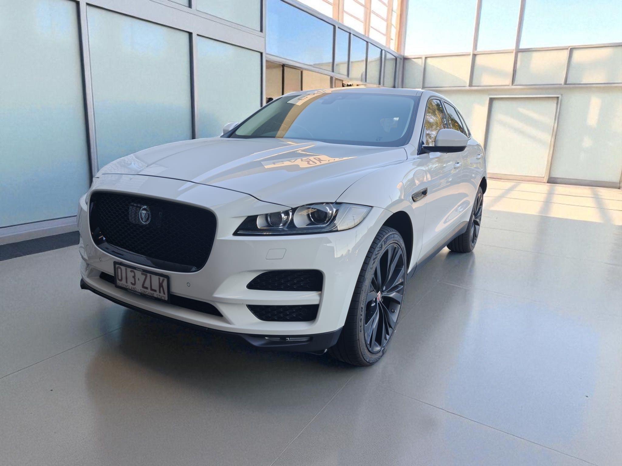 JAGUAR F-PACE