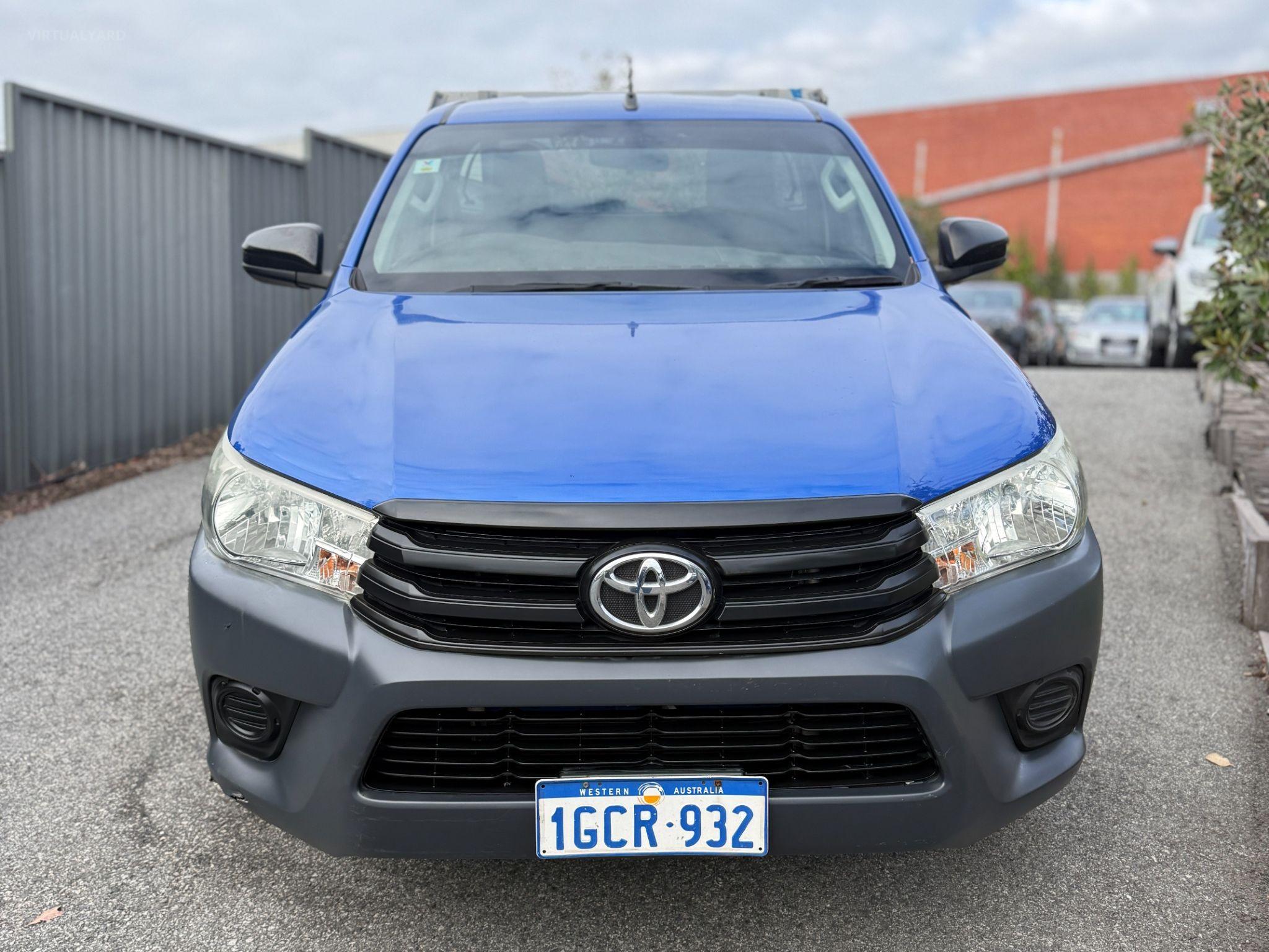 TOYOTA HILUX